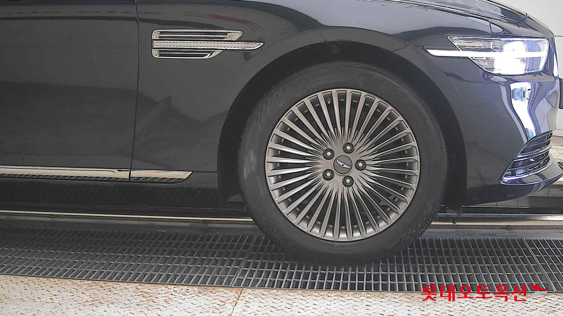 2021 - genesis g90