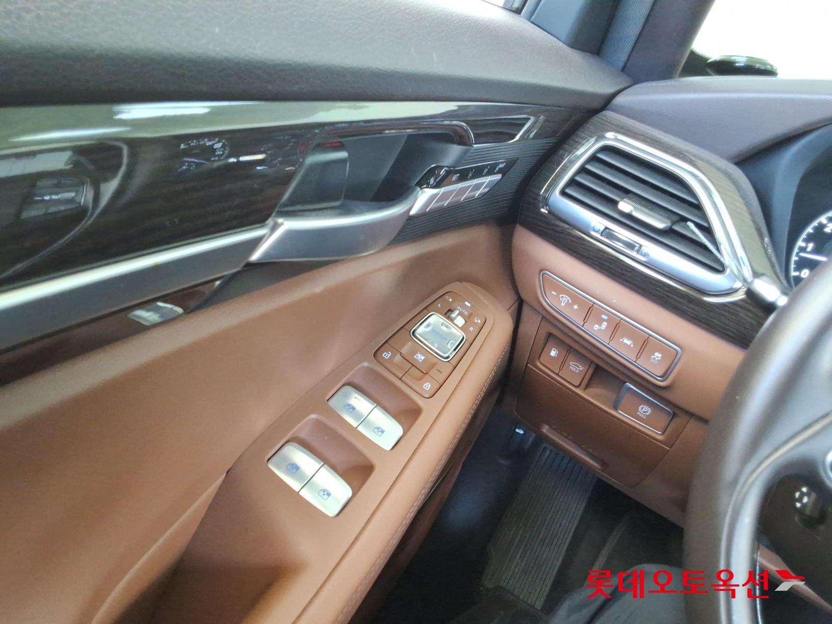 2021 - genesis g90