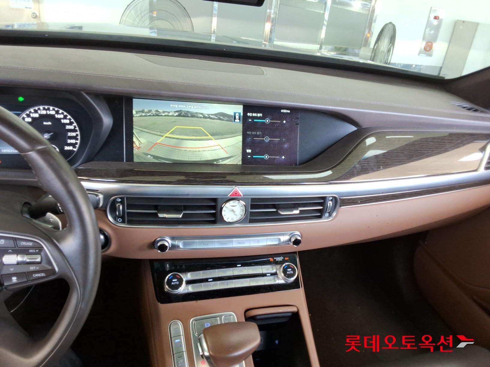 2021 - genesis g90
