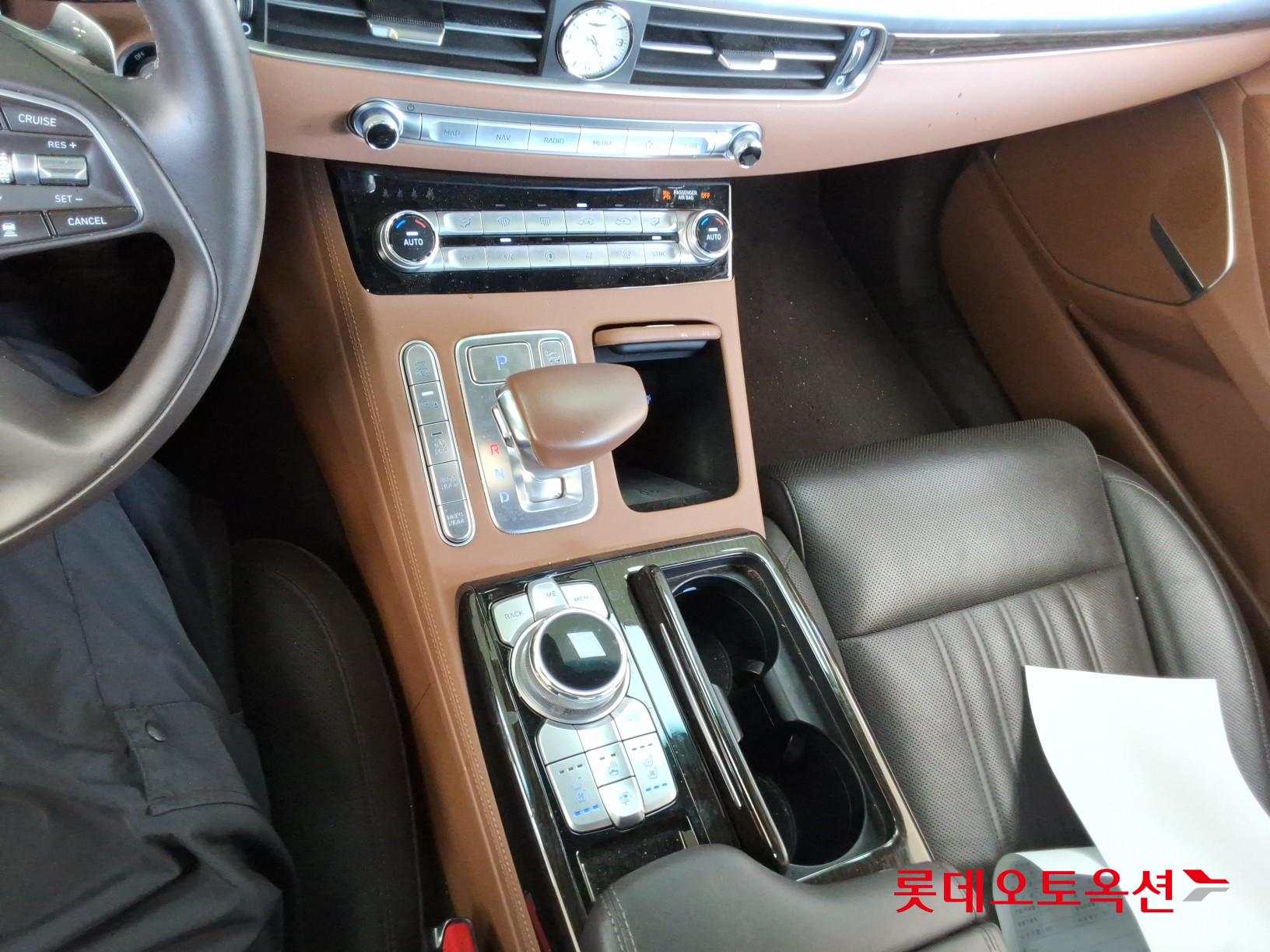 2021 - genesis g90