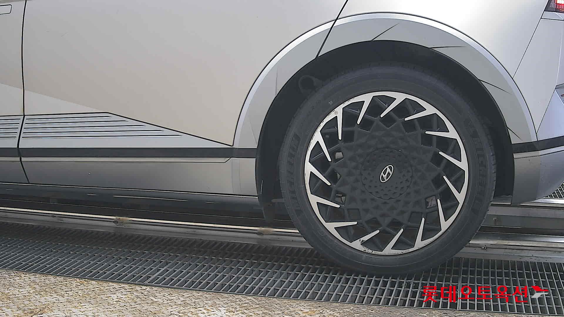 هيونداي أيونيك