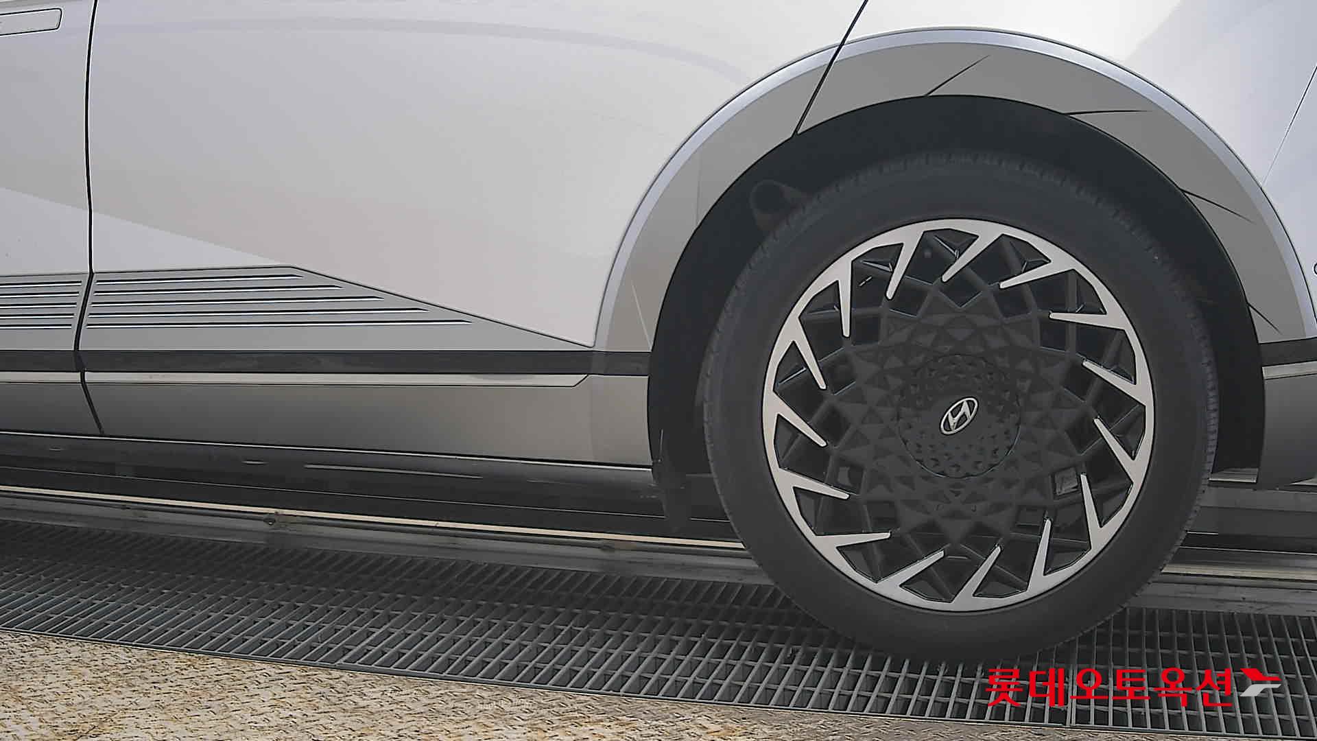 هيونداي أيونيك