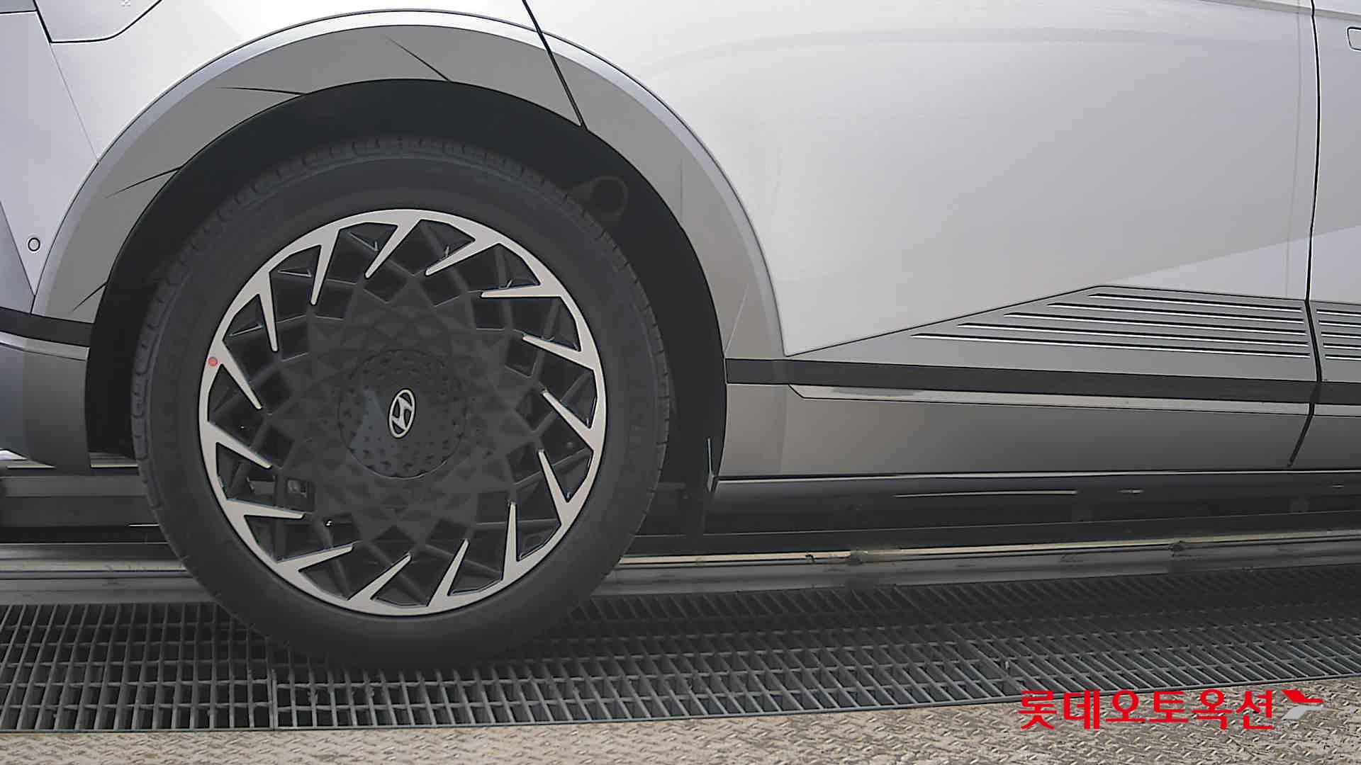 هيونداي أيونيك