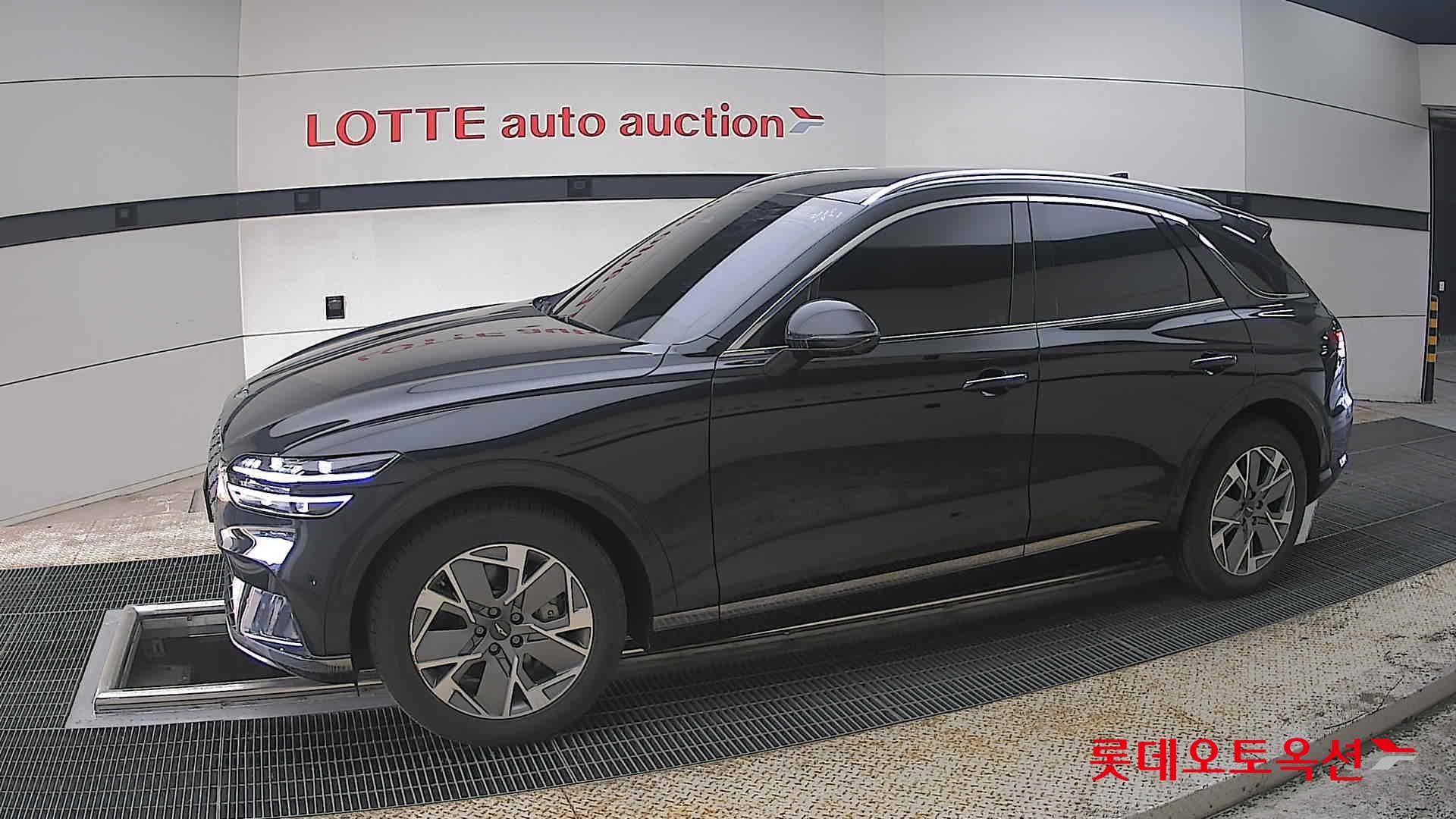 جينيسيس إيلكتريفايد GV70 2022 - صورة 12