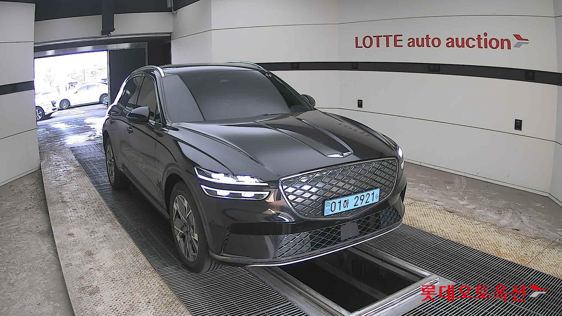 جينيسيس إيلكتريفايد GV70 2022 - صورة 24