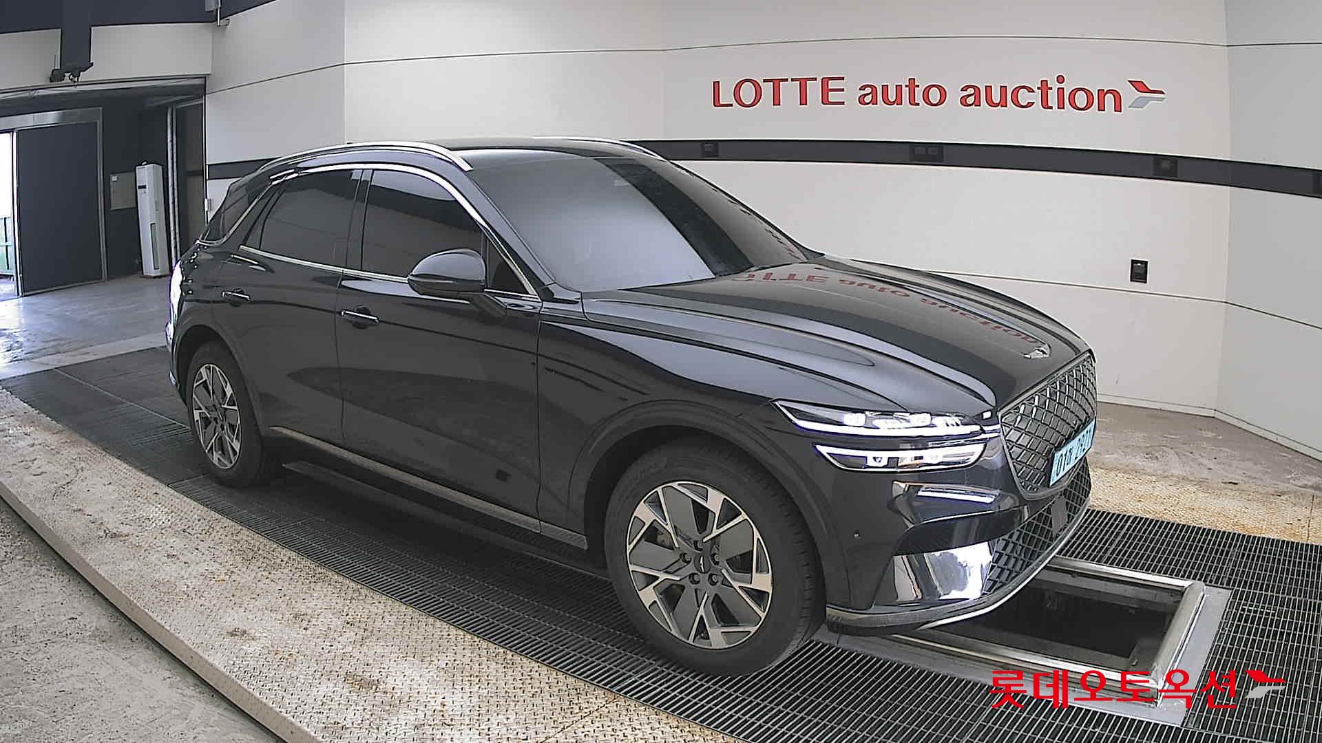 جينيسيس إيلكتريفايد GV70 2022 - صورة 23