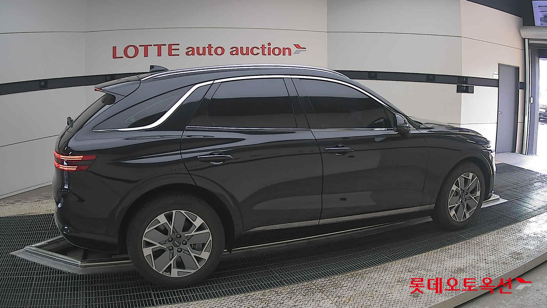 جينيسيس إيلكتريفايد GV70 2022 - صورة 20