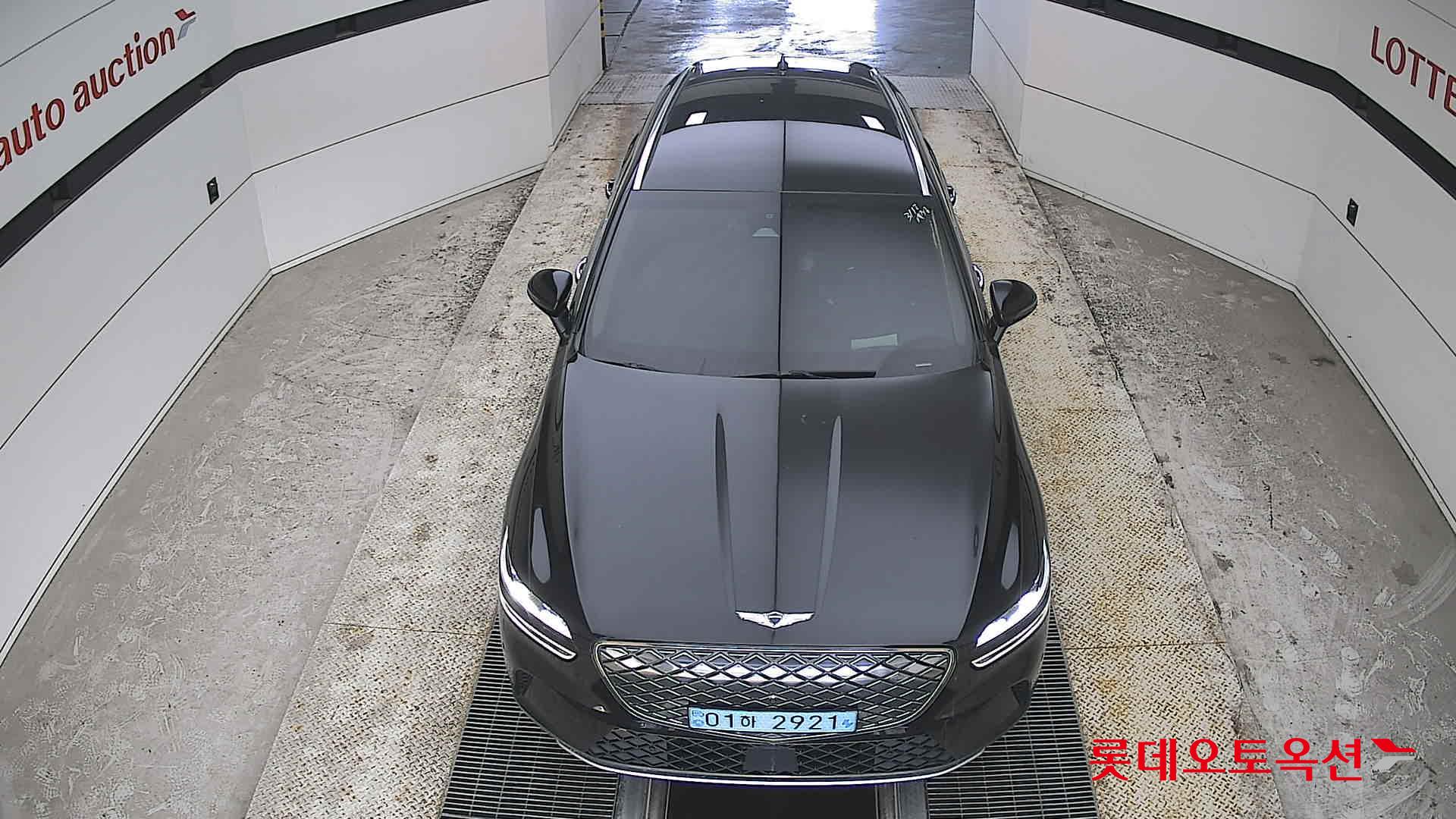 جينيسيس إيلكتريفايد GV70 2022 - صورة 7