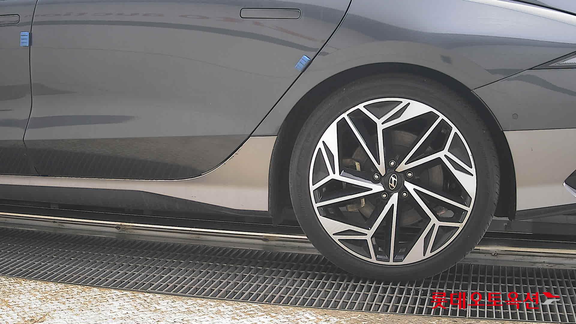 هيونداي أيونيك