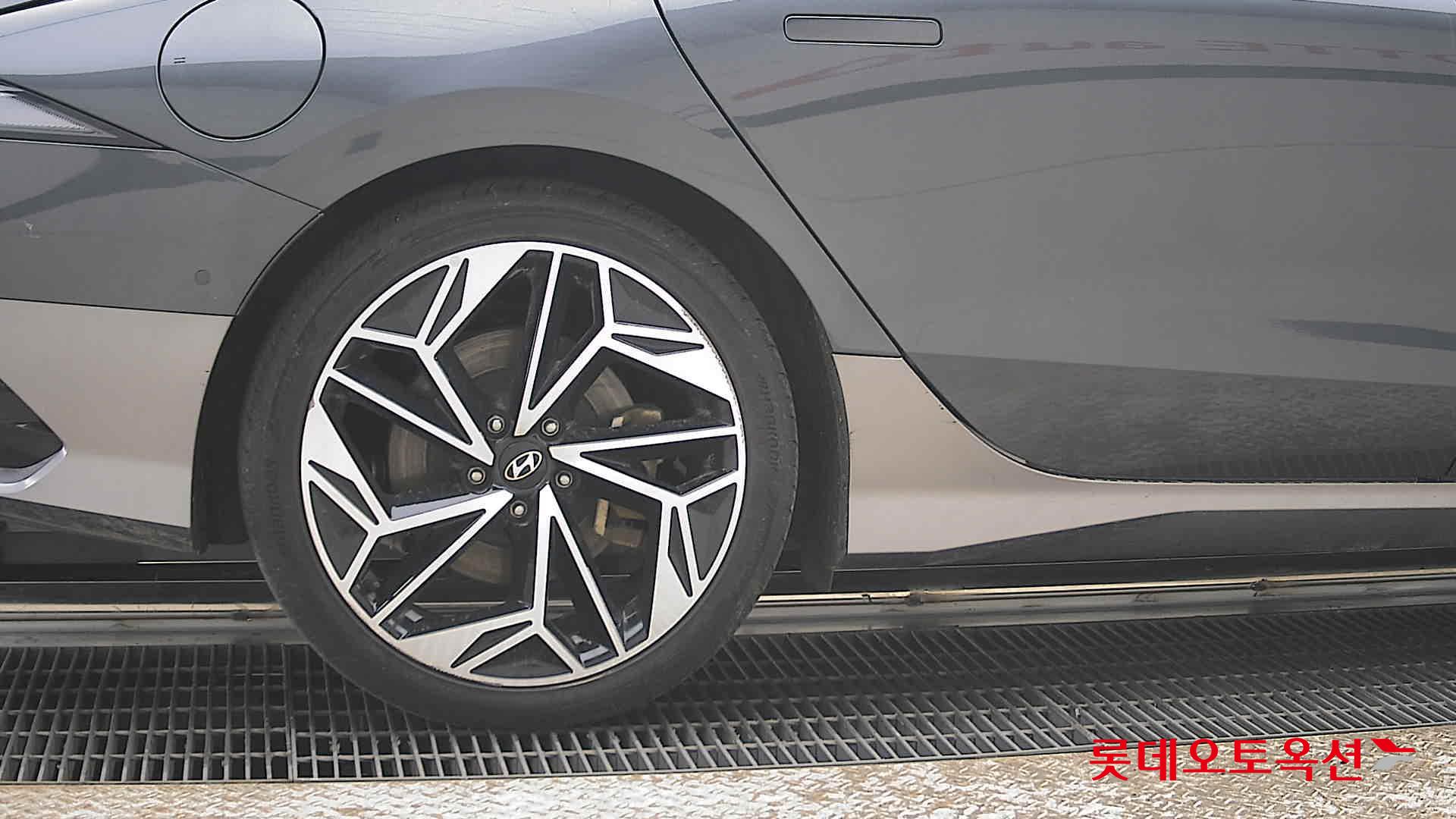 هيونداي أيونيك