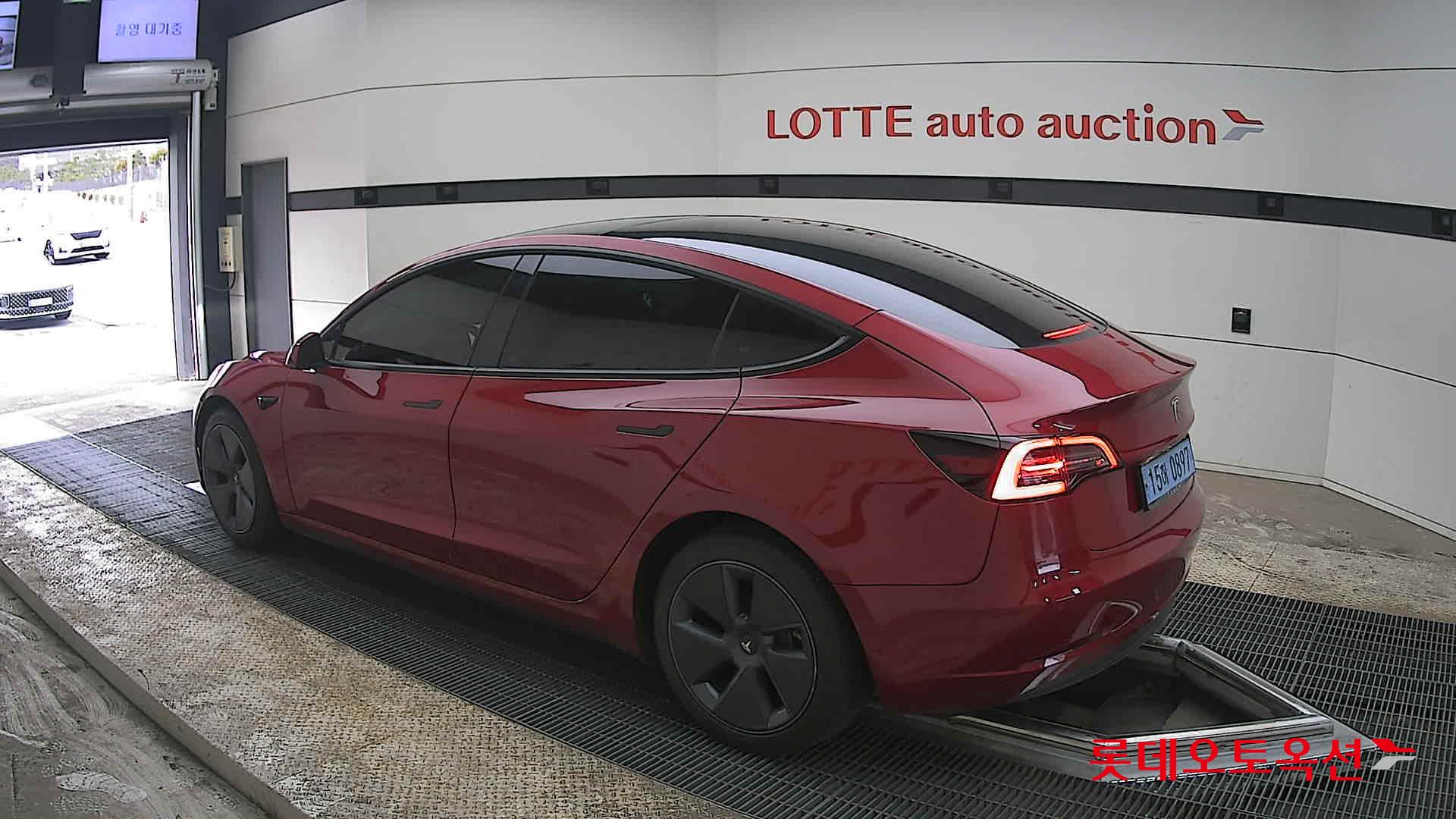 TESLA Model 3 - 15