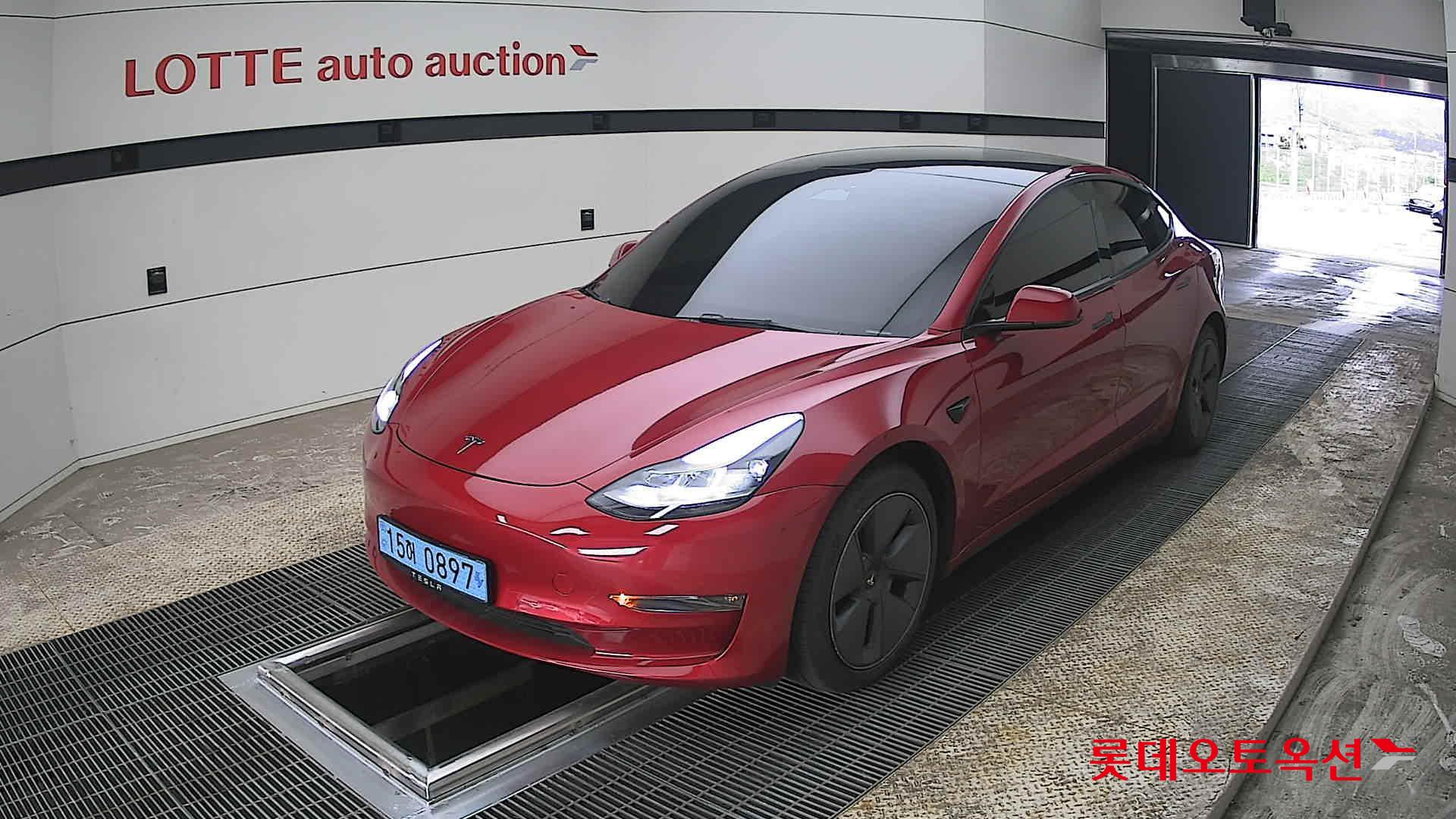 TESLA Model 3 - 3