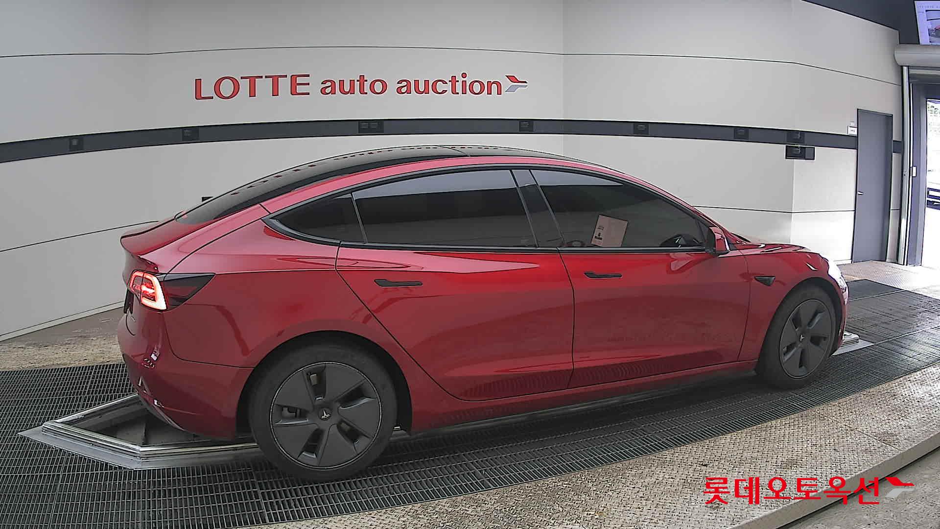 TESLA Model 3 - 20