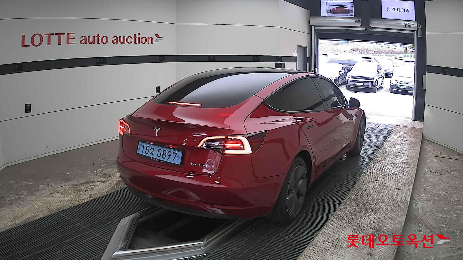 TESLA Model 3 - 18