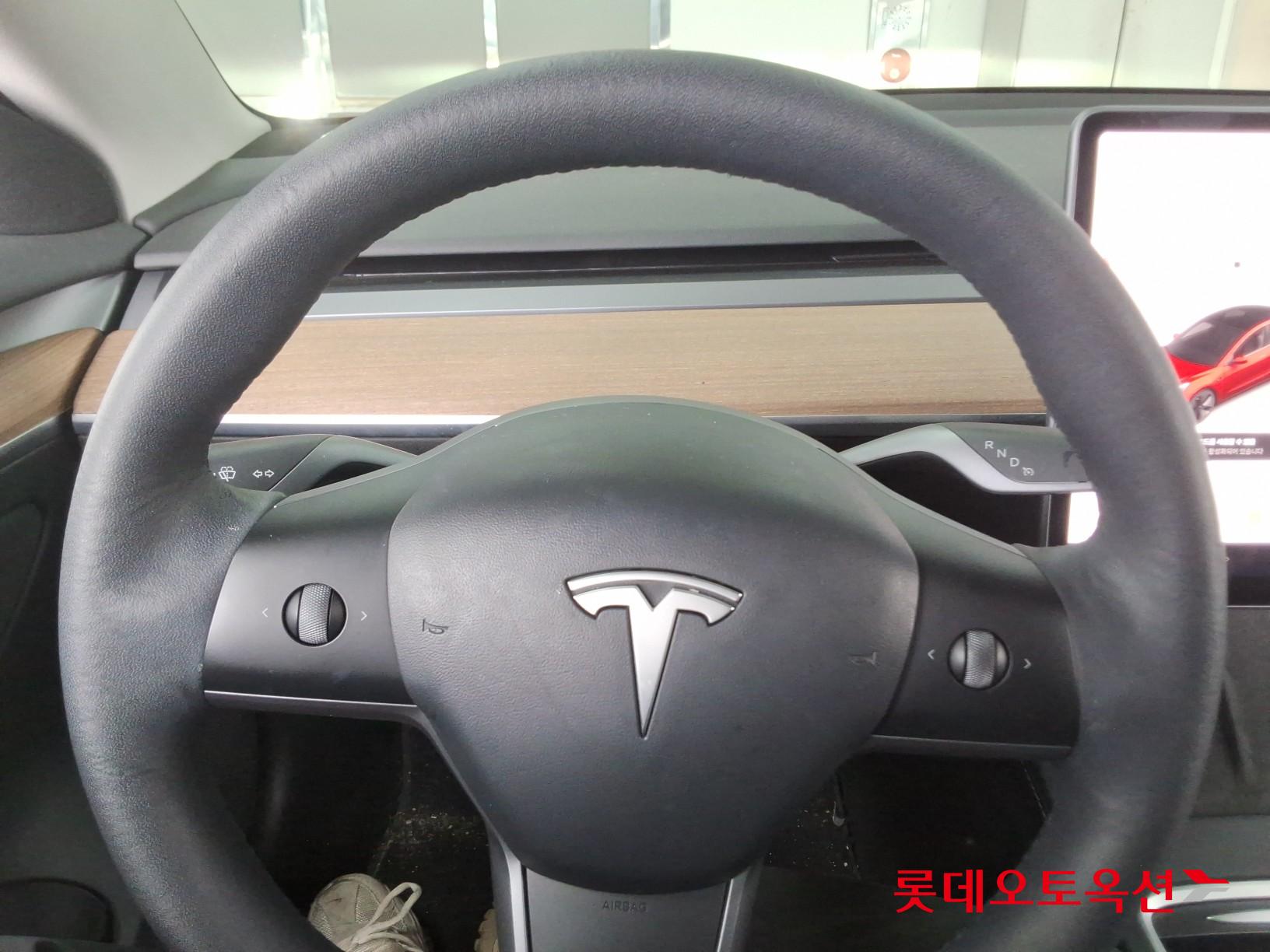 TESLA Model 3 - 30