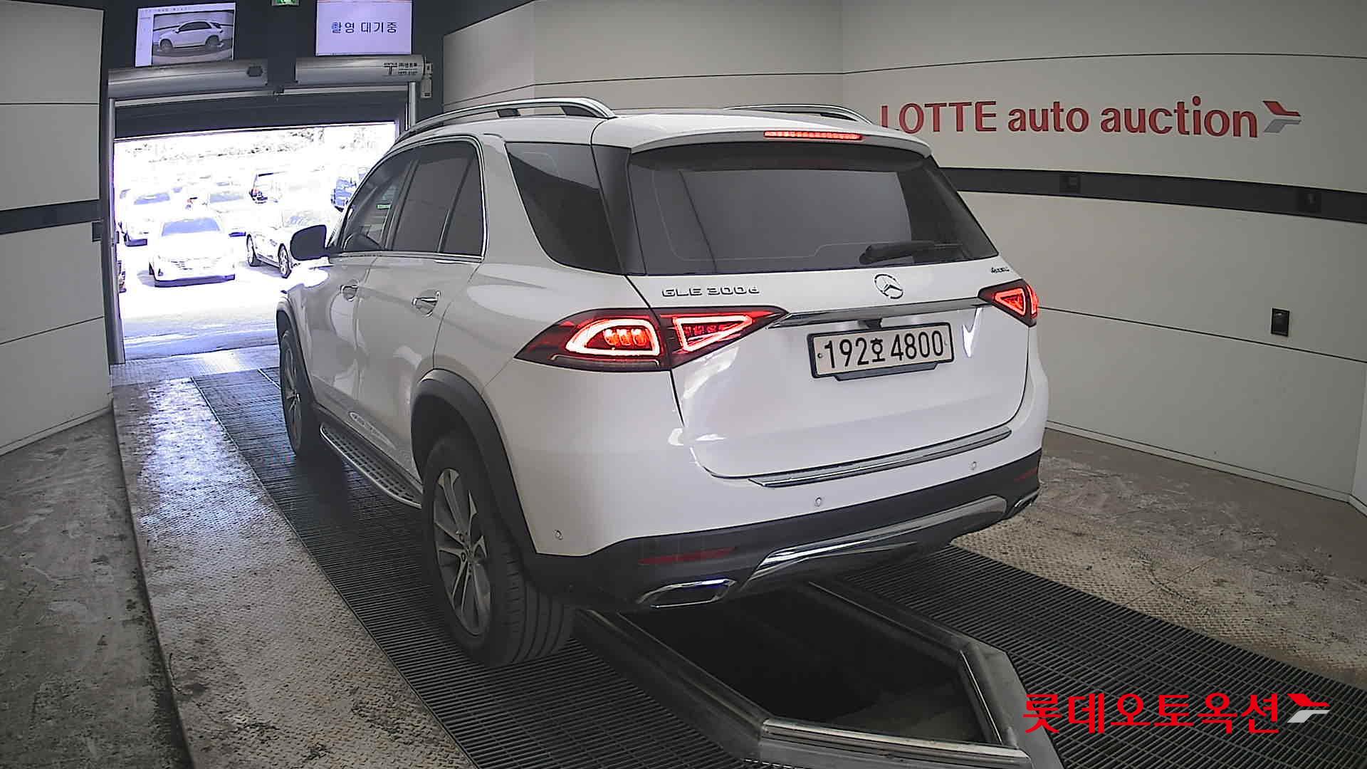 مرسيدس بنز GLE - 16