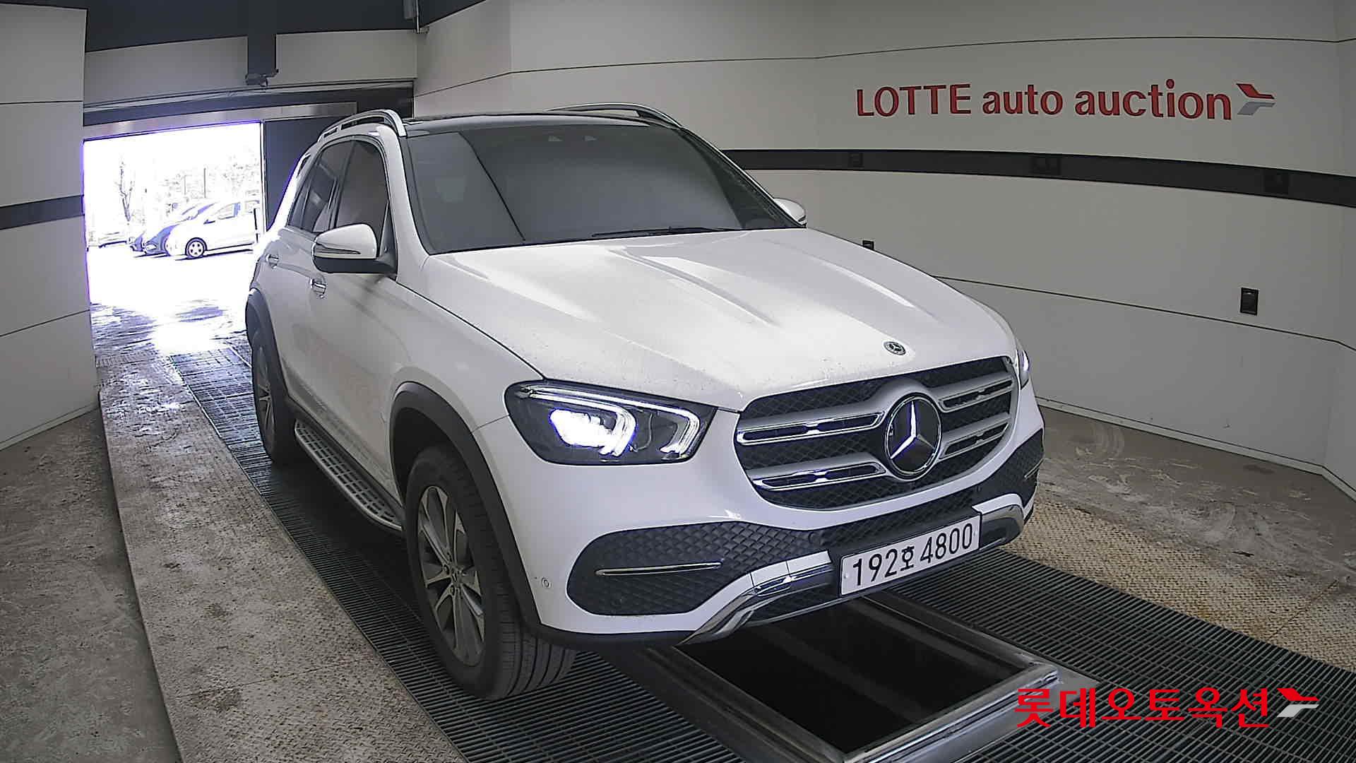 مرسيدس بنز GLE - 24