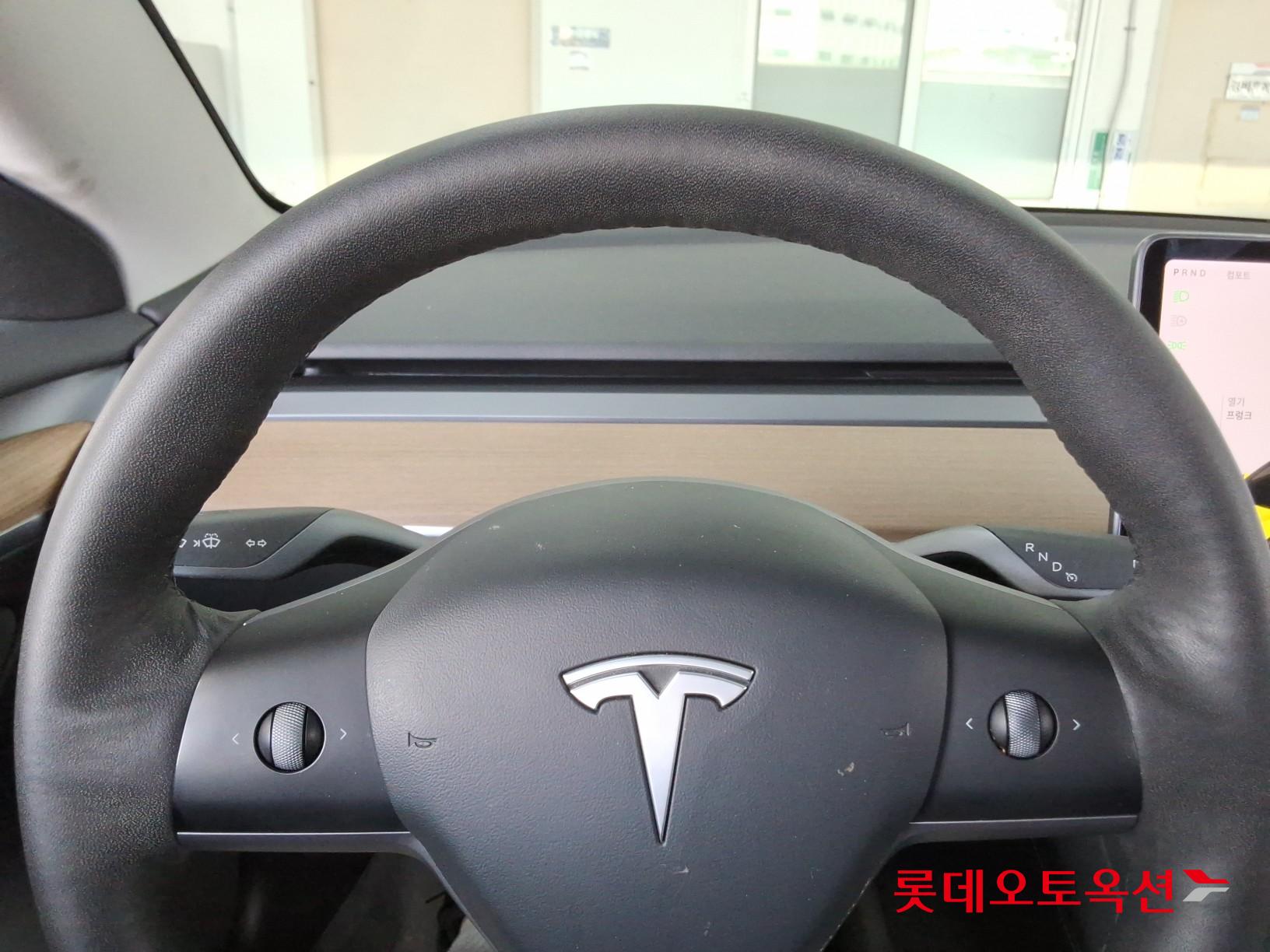TESLA Model 3 - 30