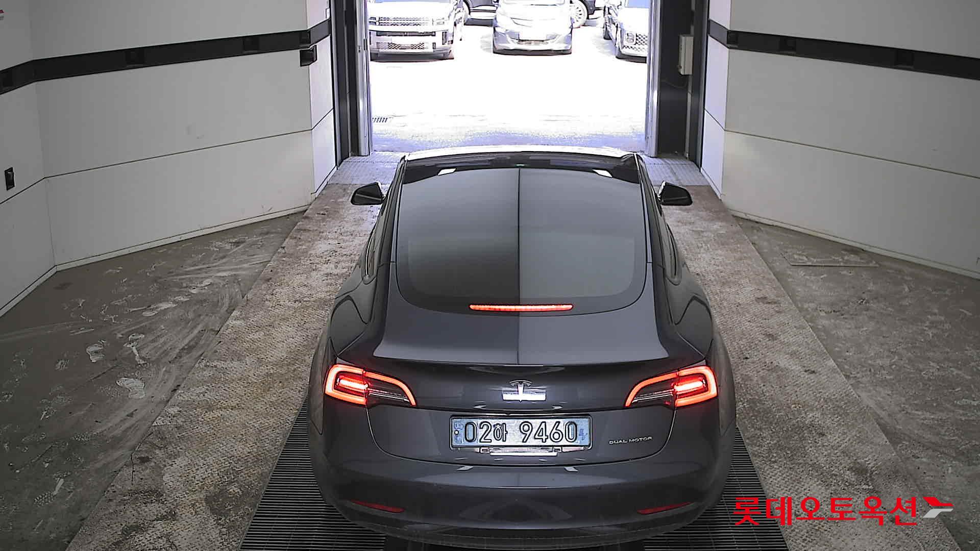 TESLA Model 3 - 17