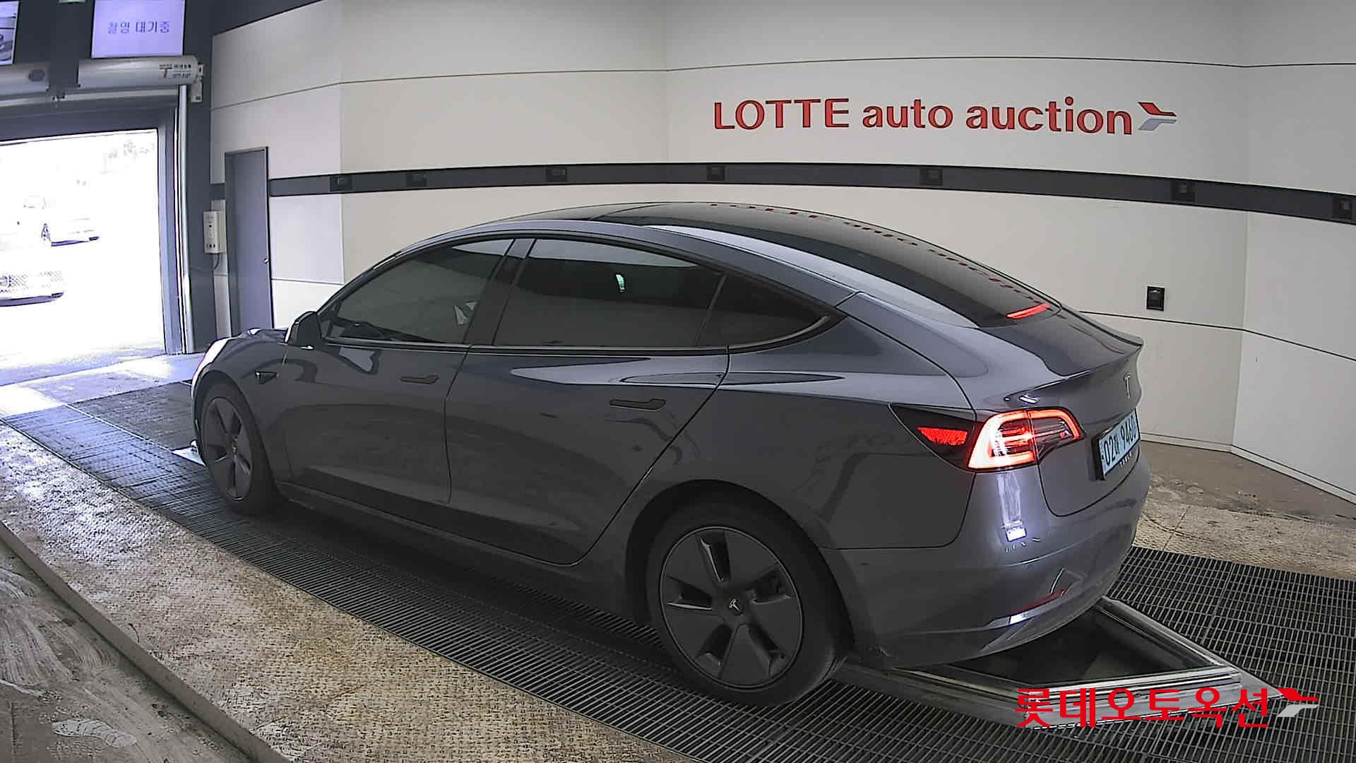TESLA Model 3 - 15