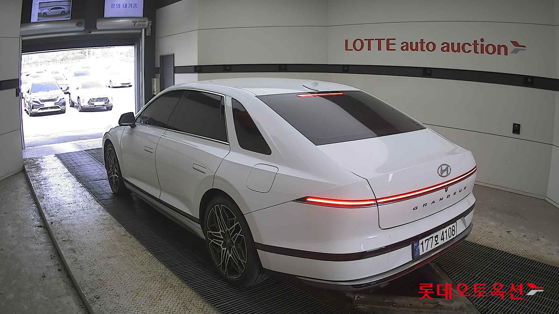 هيونداي أزيرا