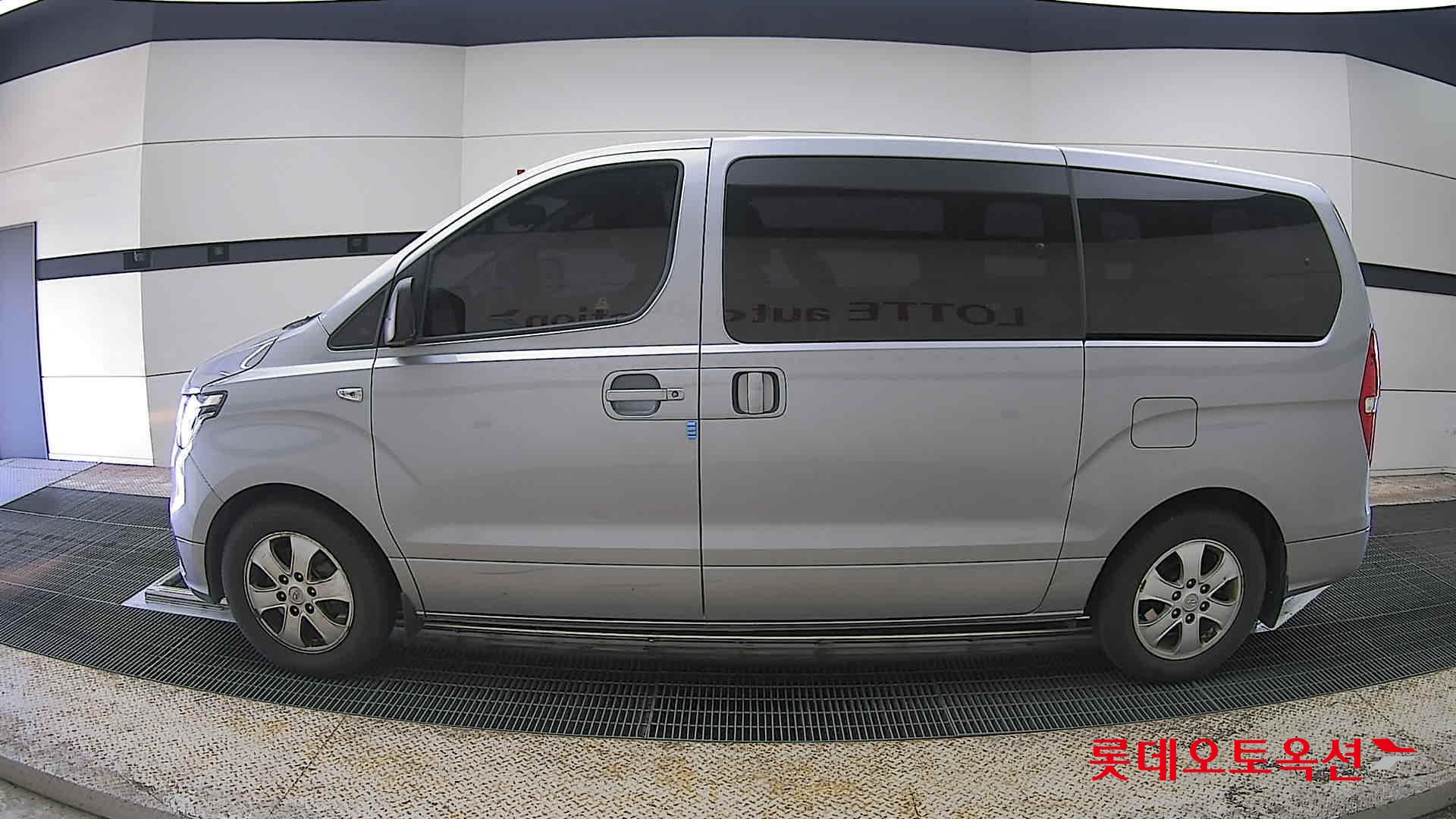 Hyundai Grand Starex - 13