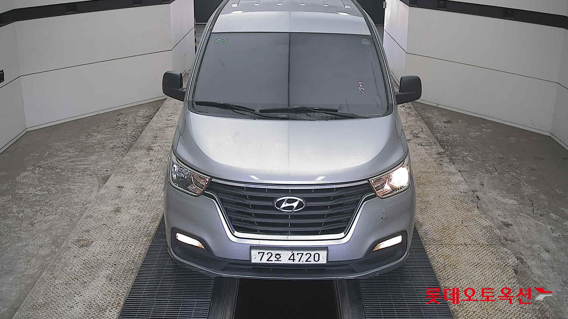 Hyundai Grand Starex