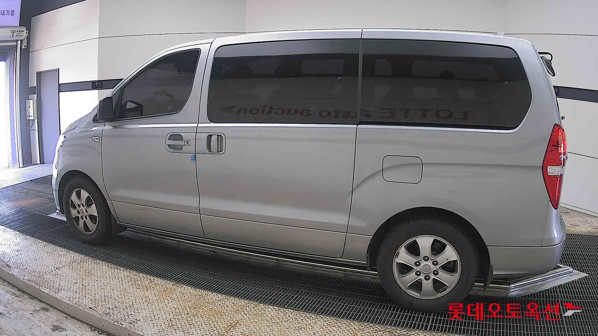 Hyundai Grand Starex - 14