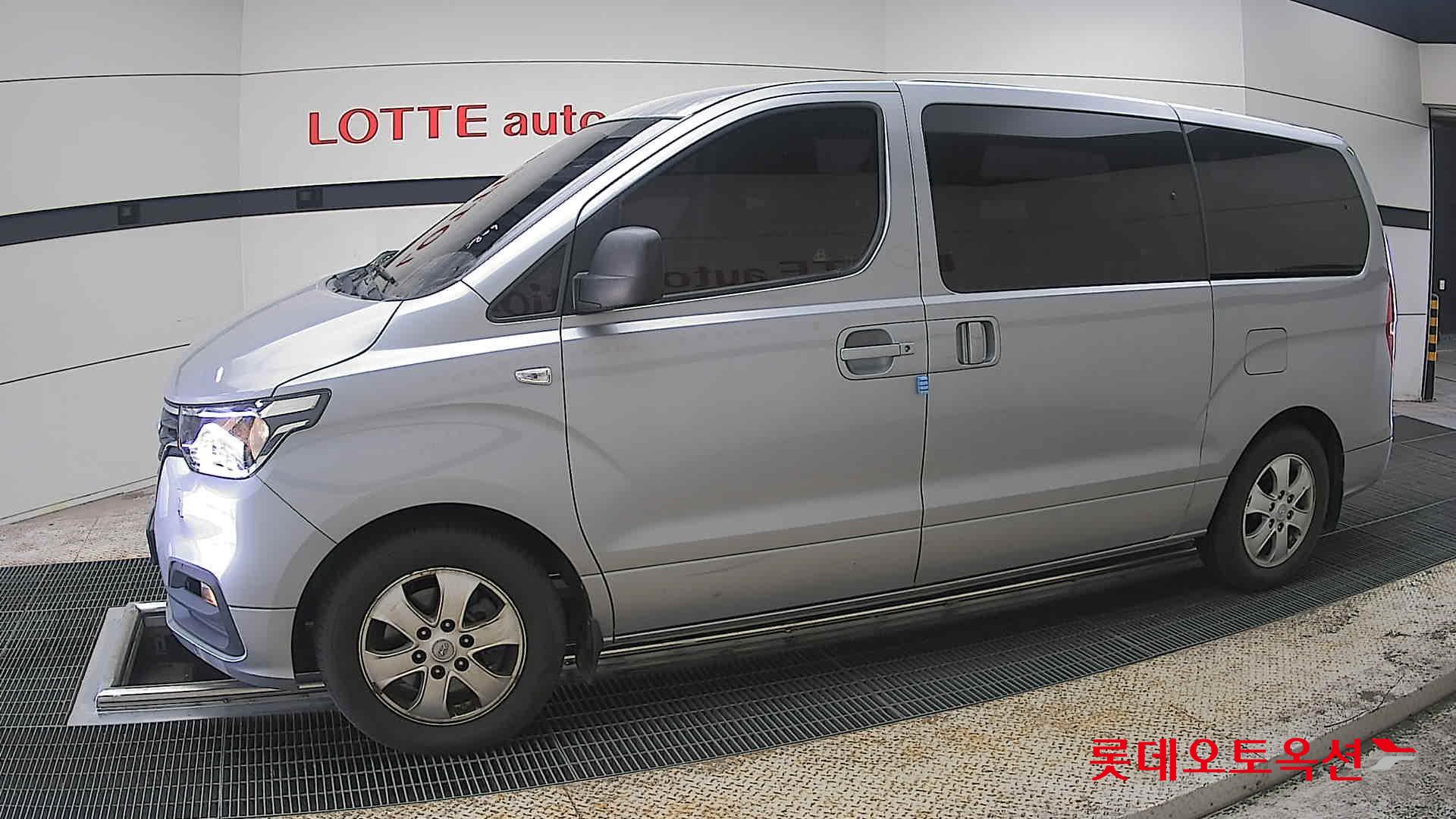 Hyundai Grand Starex - 12