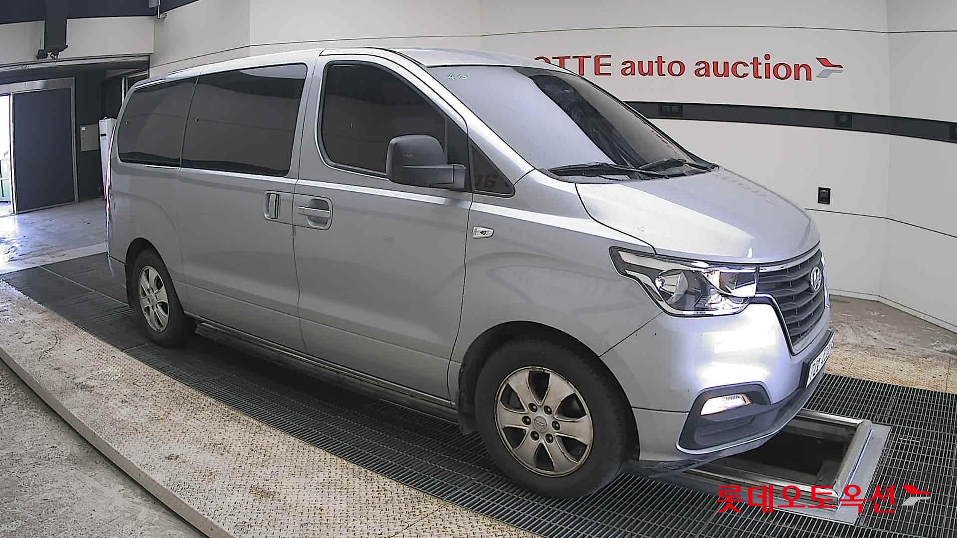 Hyundai Grand Starex - 23