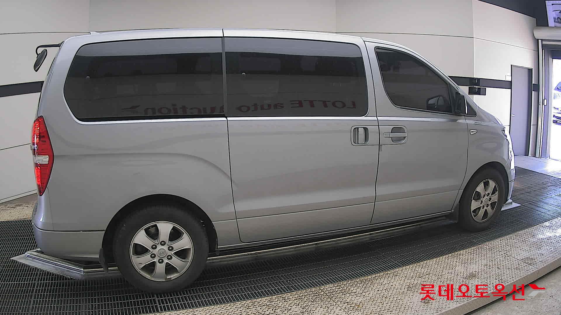 Hyundai Grand Starex - 20
