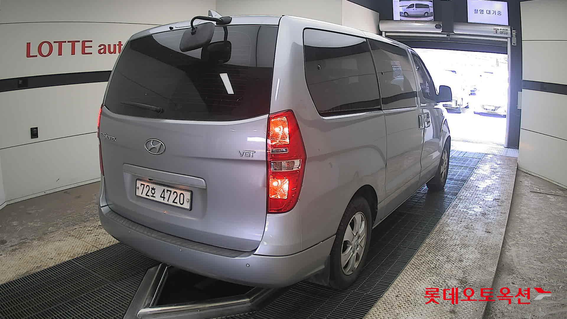 Hyundai Grand Starex - 18