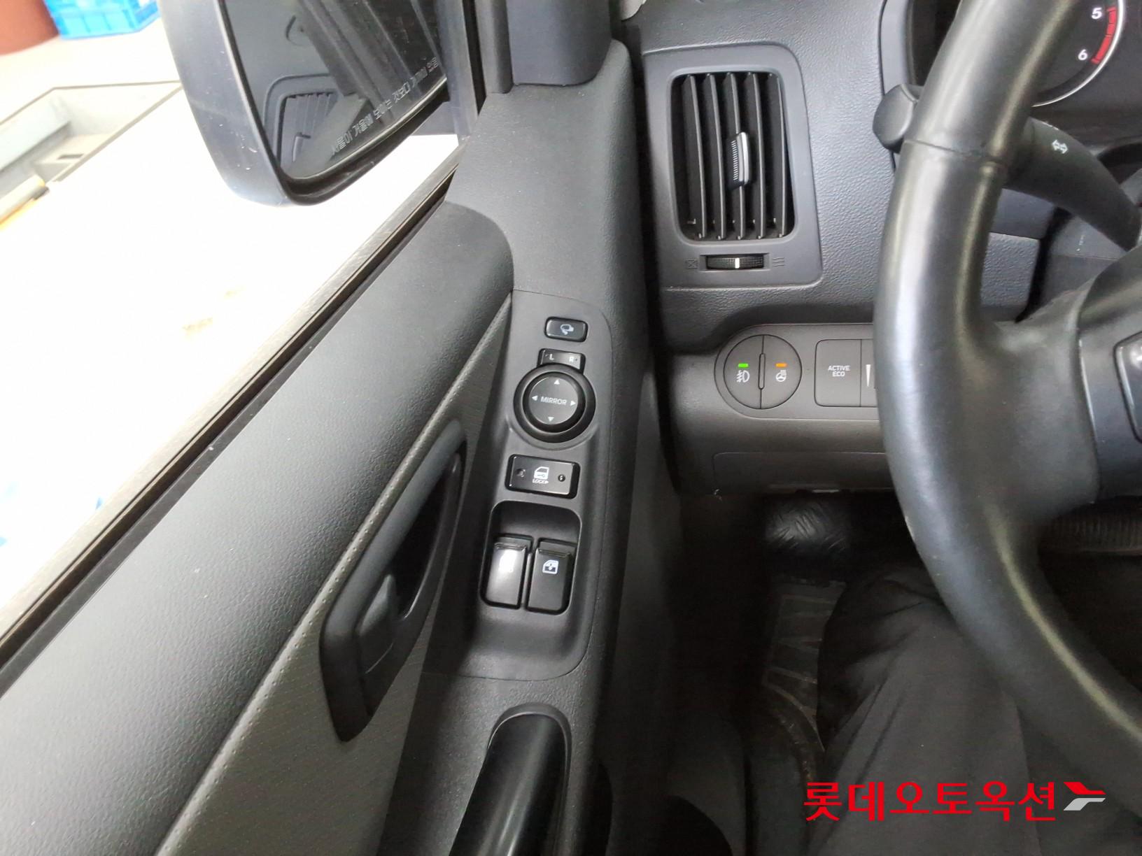 Hyundai Grand Starex - 29
