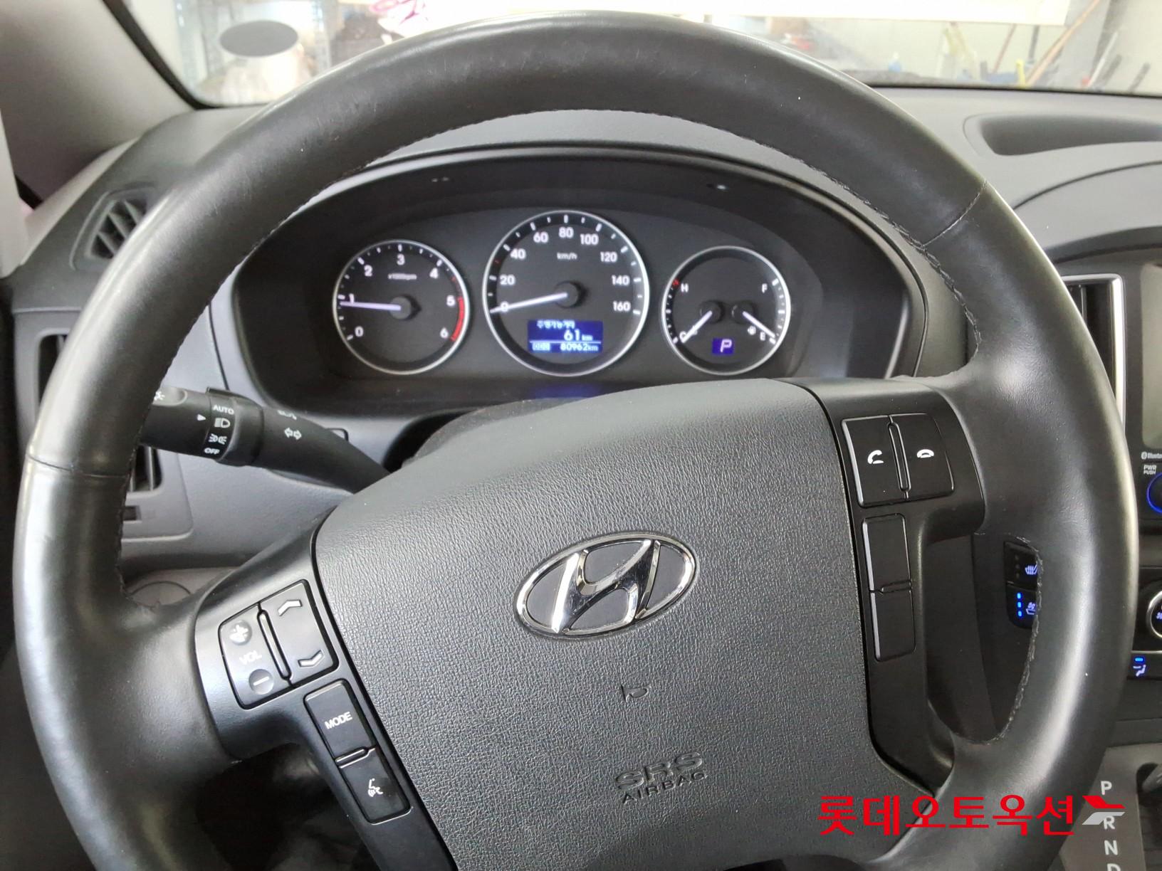 Hyundai Grand Starex - 30