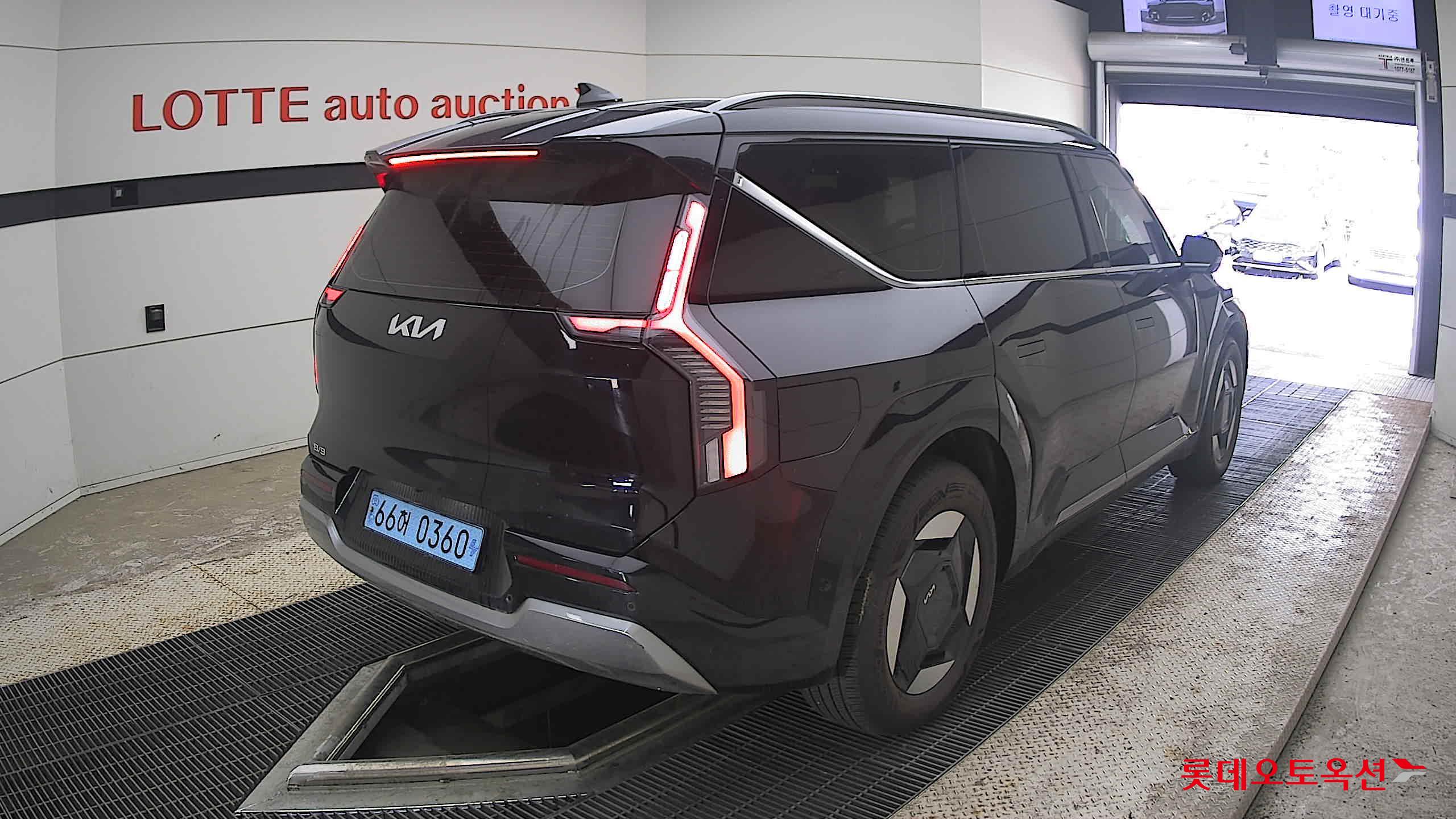 2024 - kia ev9
