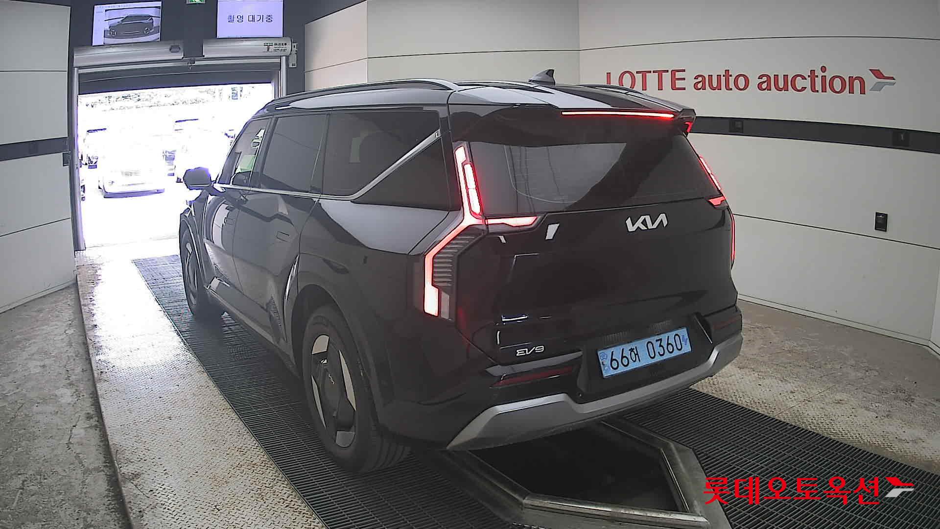 2024 - kia ev9