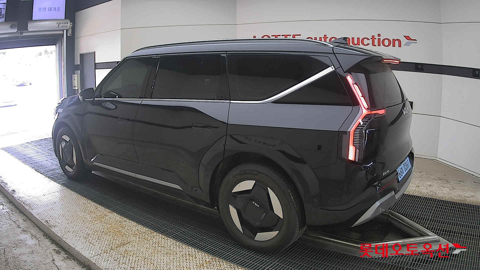 2024 - kia ev9