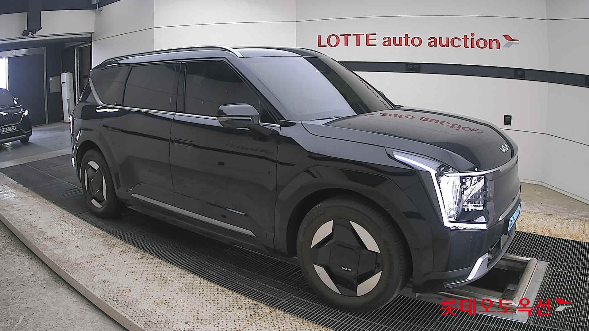 2024 - kia ev9