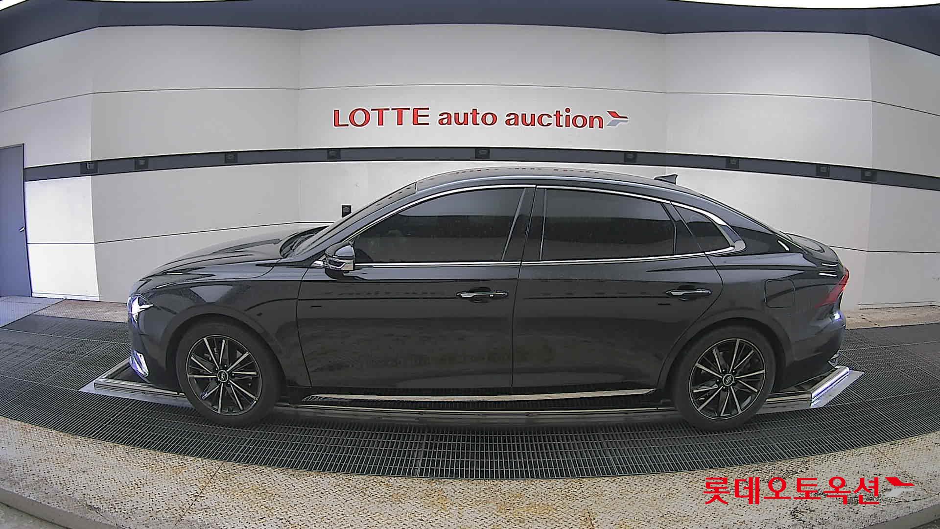 Hyundai Grandeur - 13