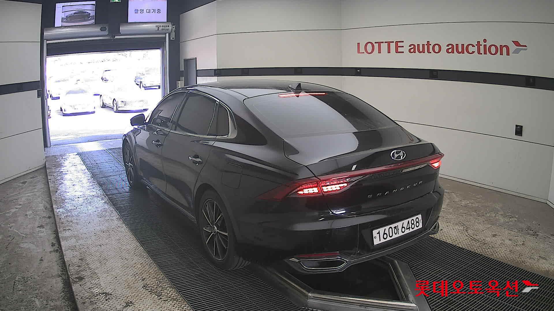 Hyundai Grandeur - 16