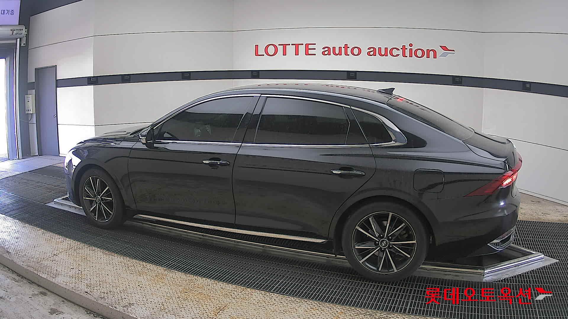 Hyundai Grandeur - 14