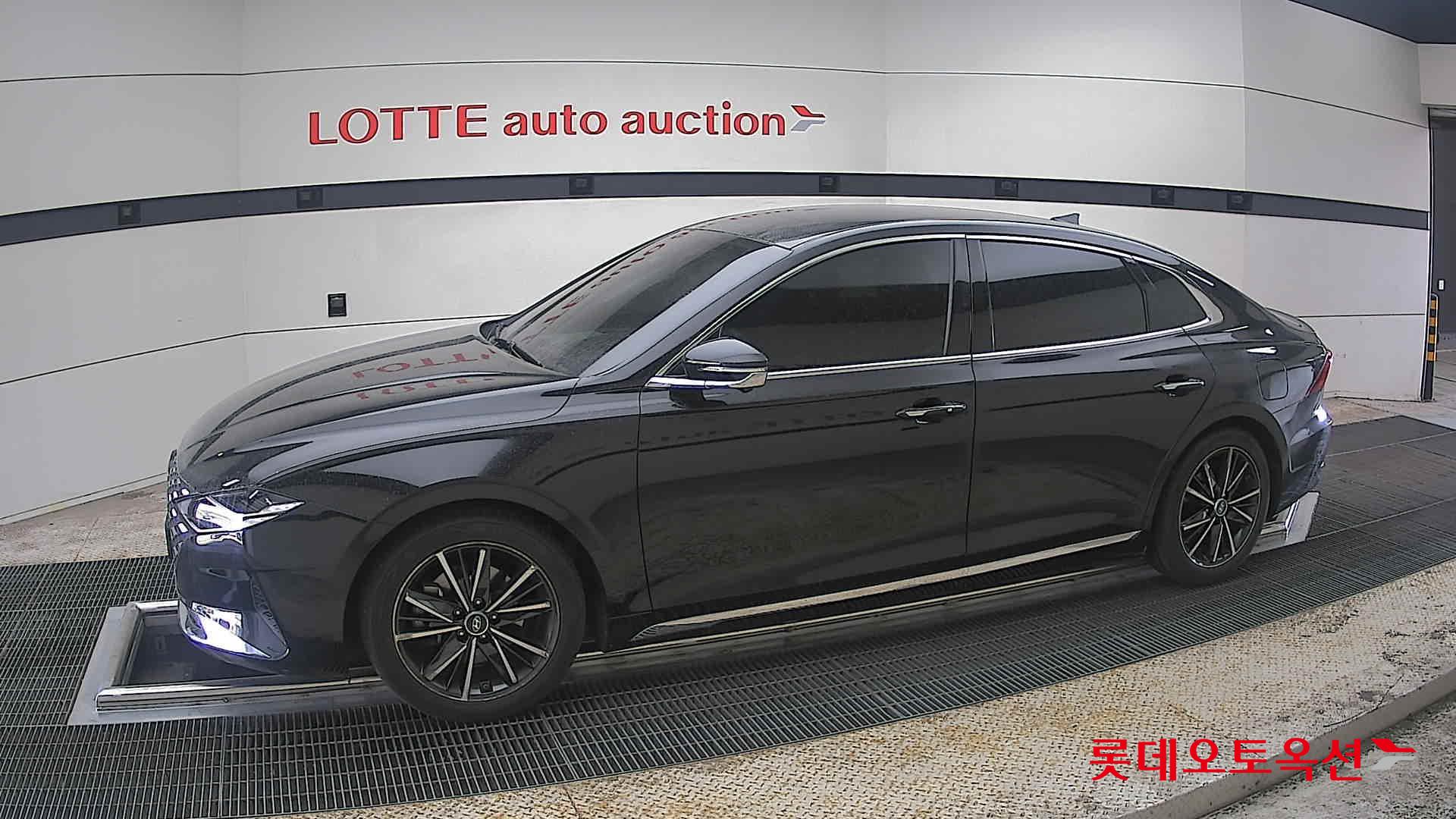 Hyundai Grandeur - 12