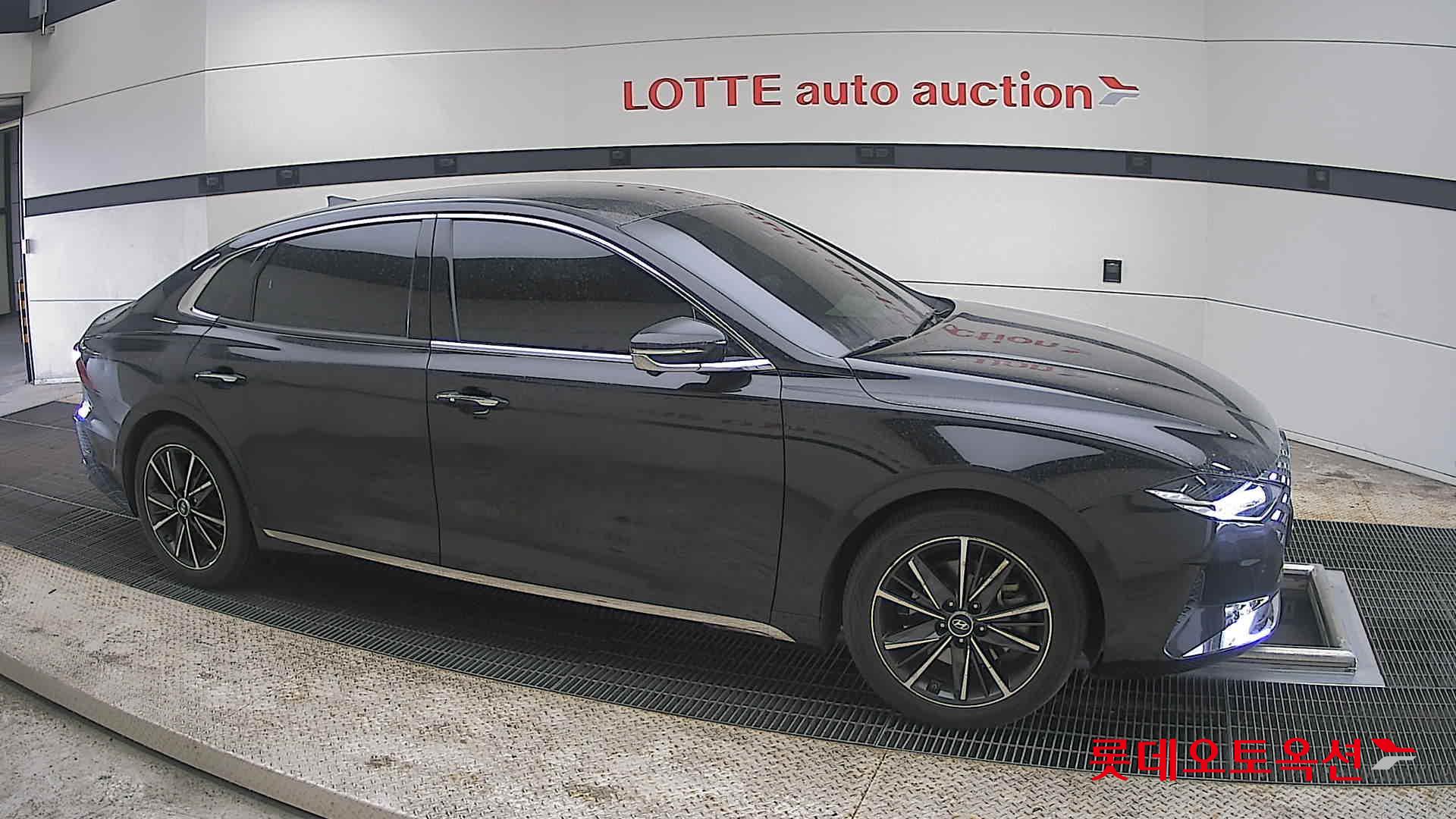 Hyundai Grandeur - 22
