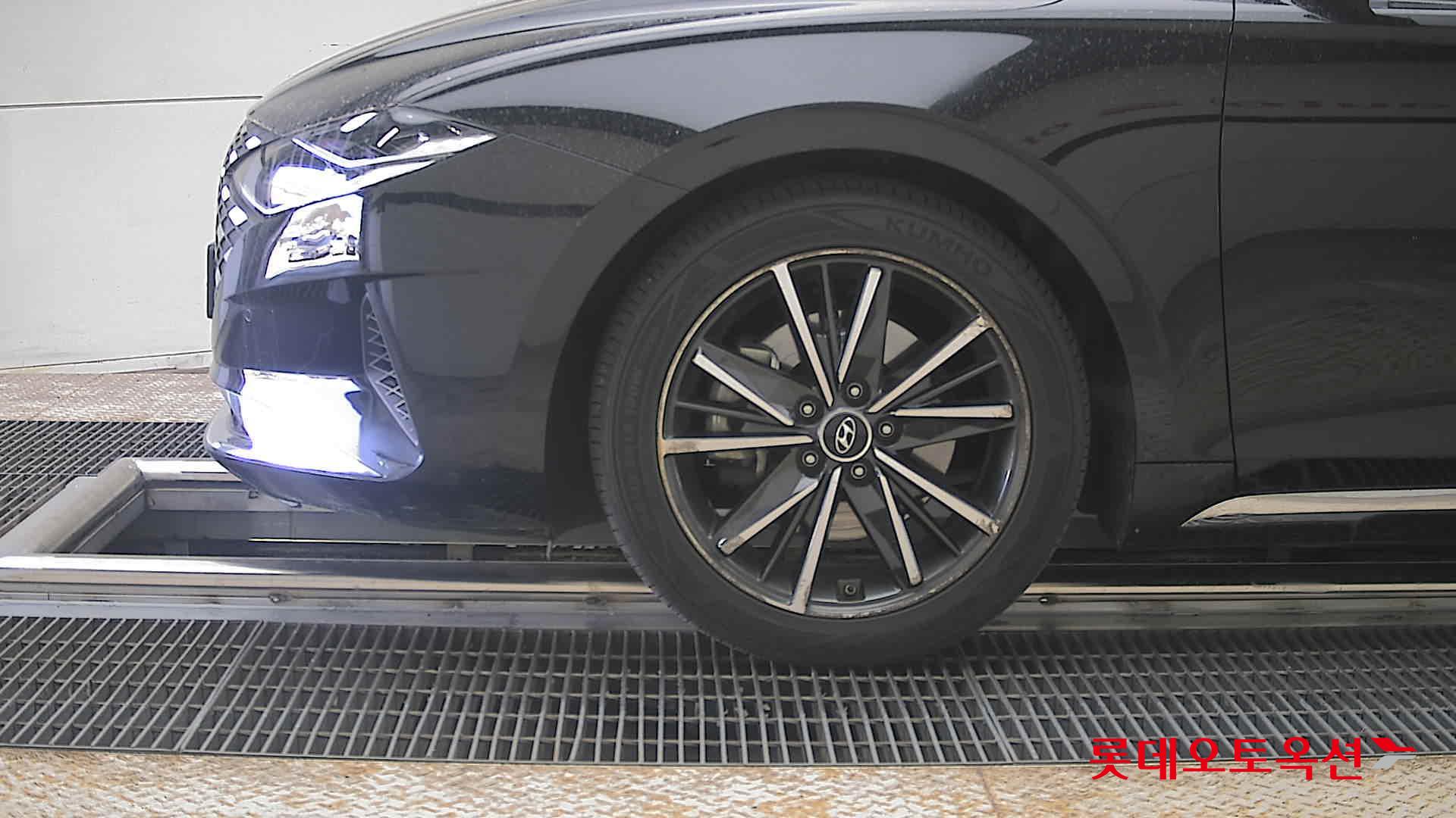Hyundai Grandeur - 25