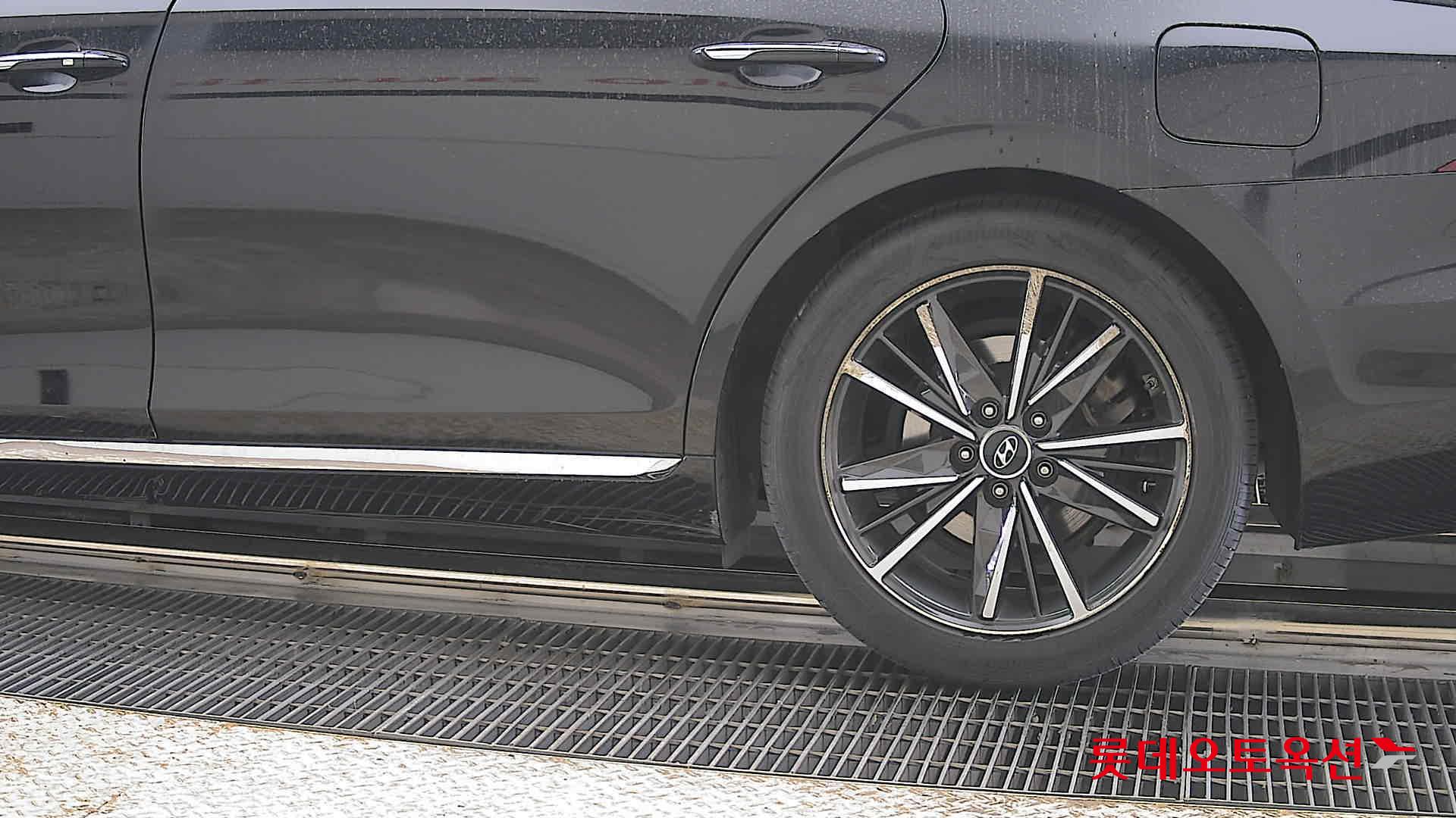 Hyundai Grandeur - 26