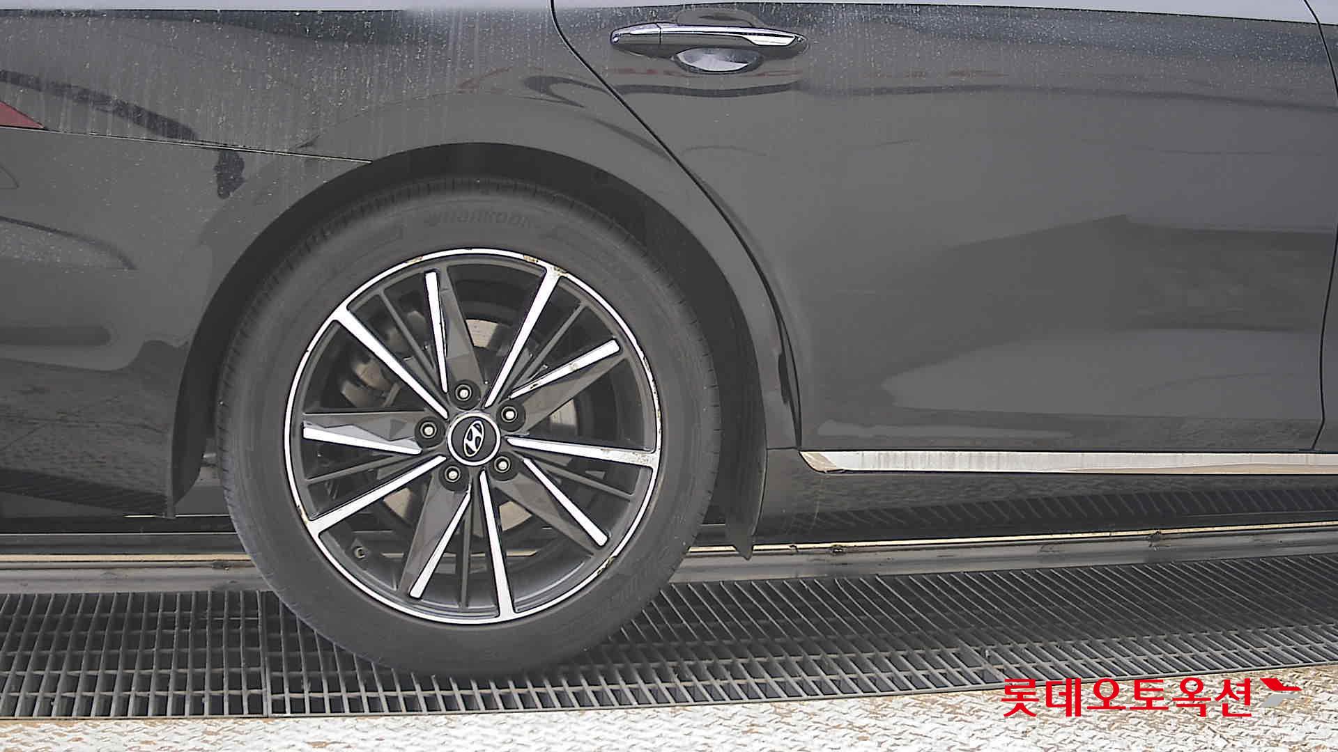Hyundai Grandeur - 28