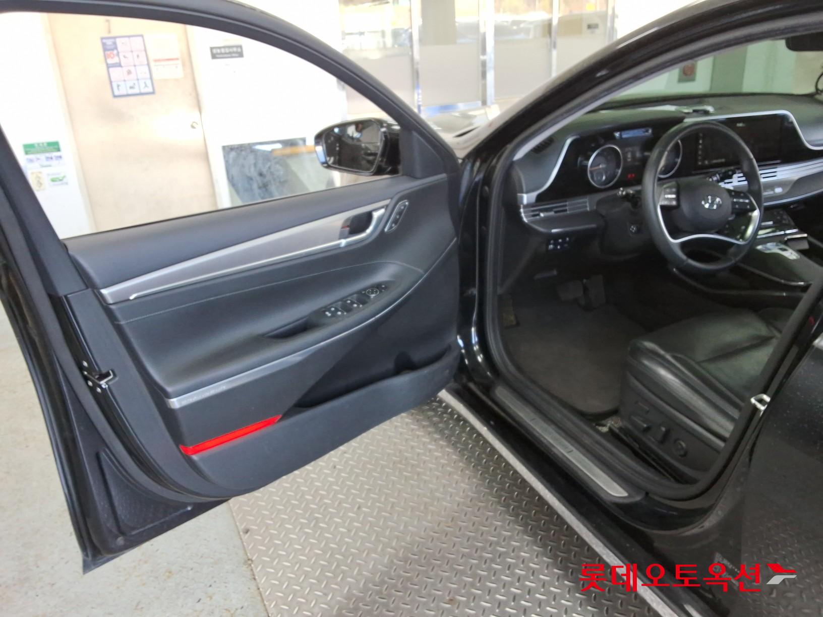 Hyundai Grandeur - 37
