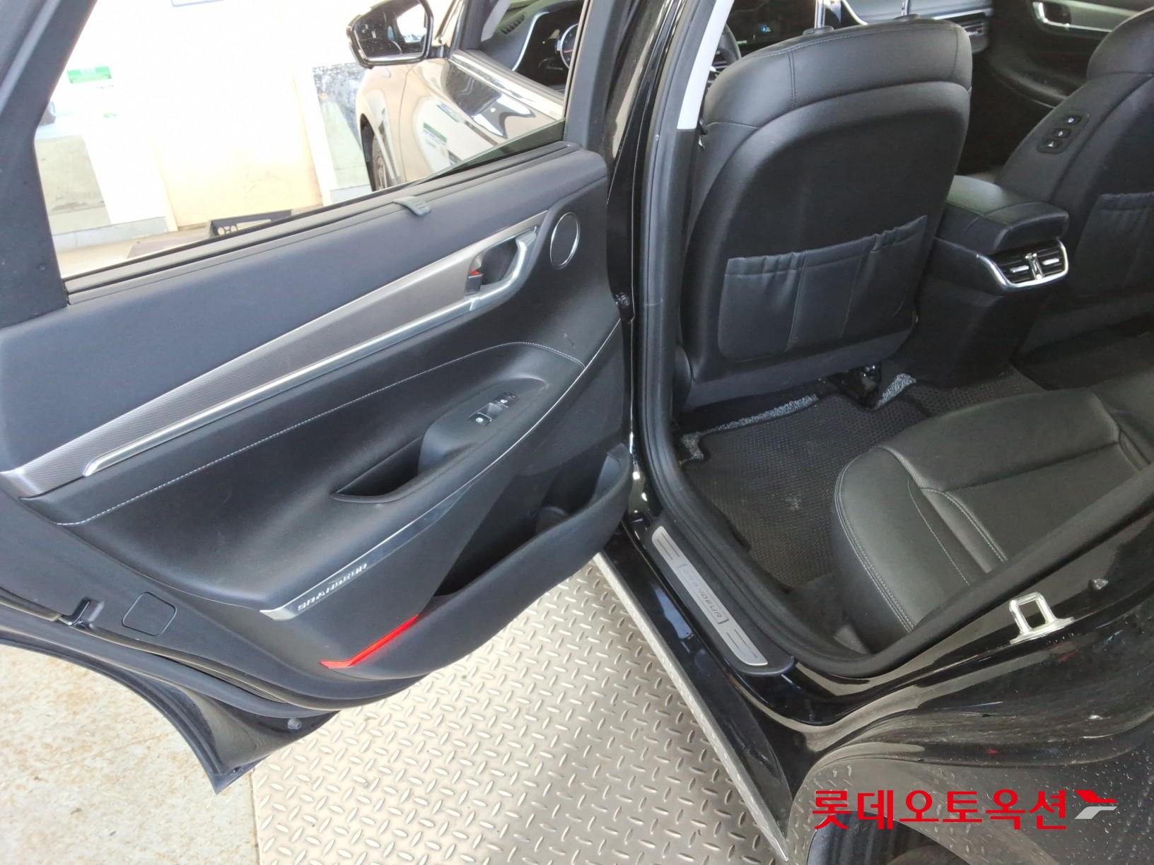 Hyundai Grandeur - 38