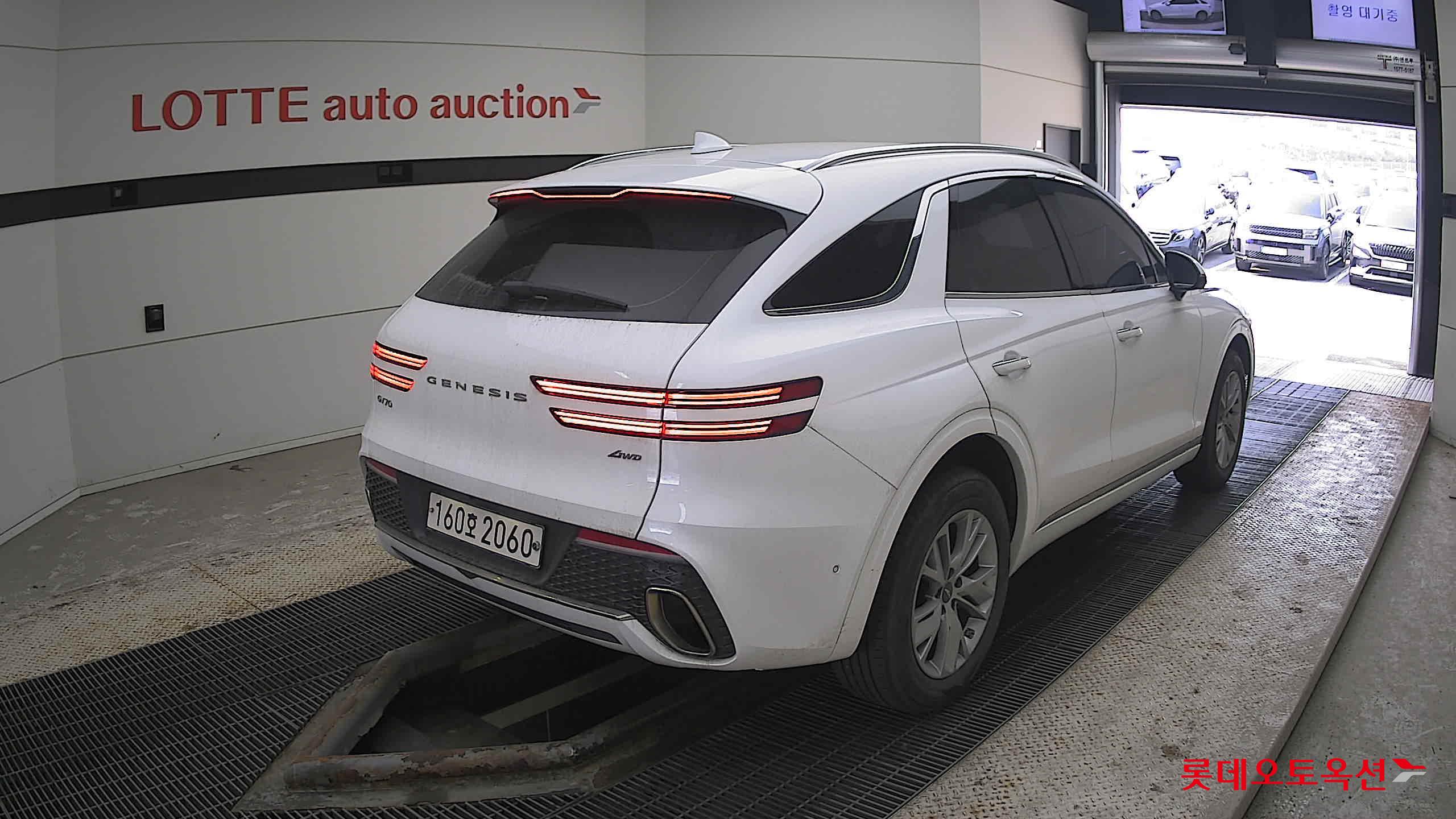 جينسس جي في 70