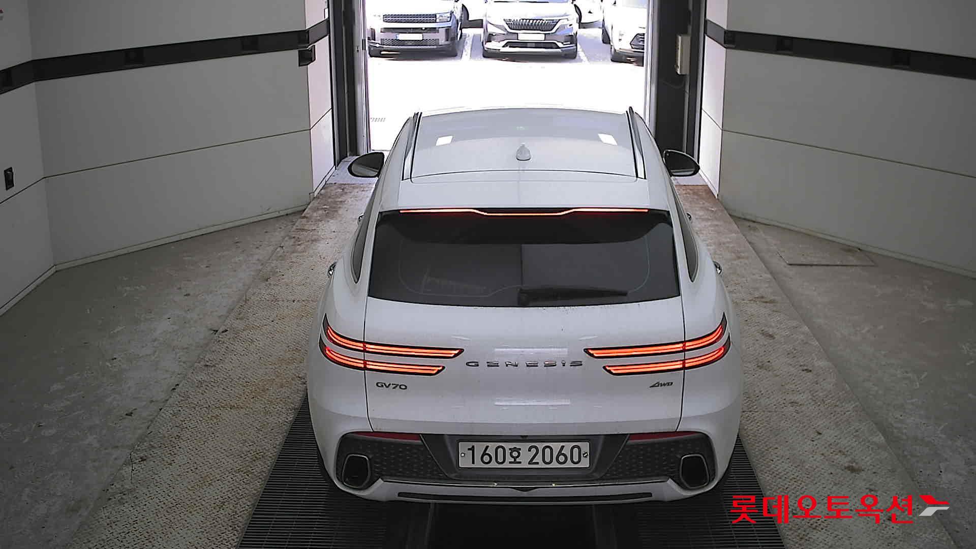 جينسس جي في 70